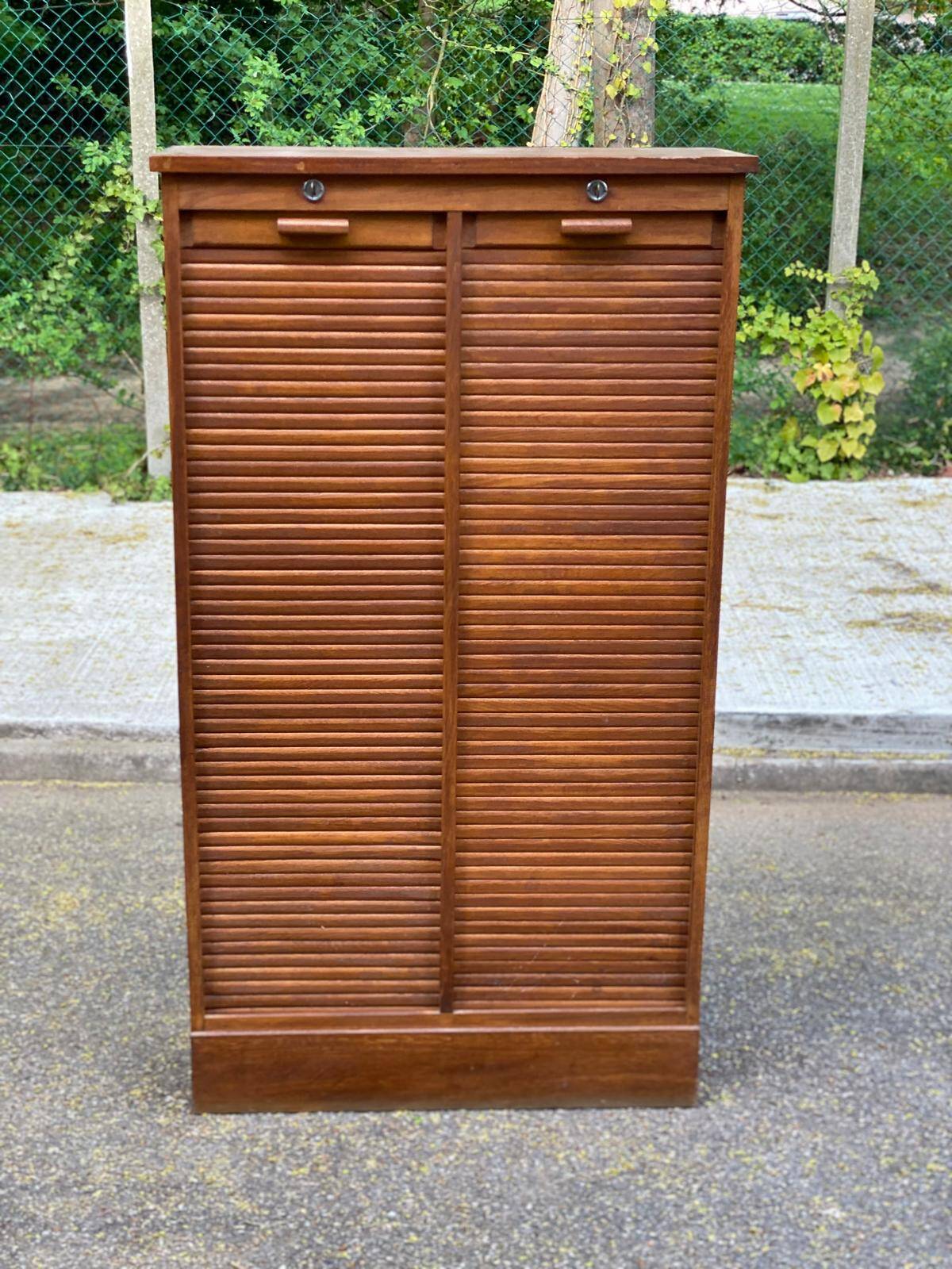 Double curtain cabinet in oak