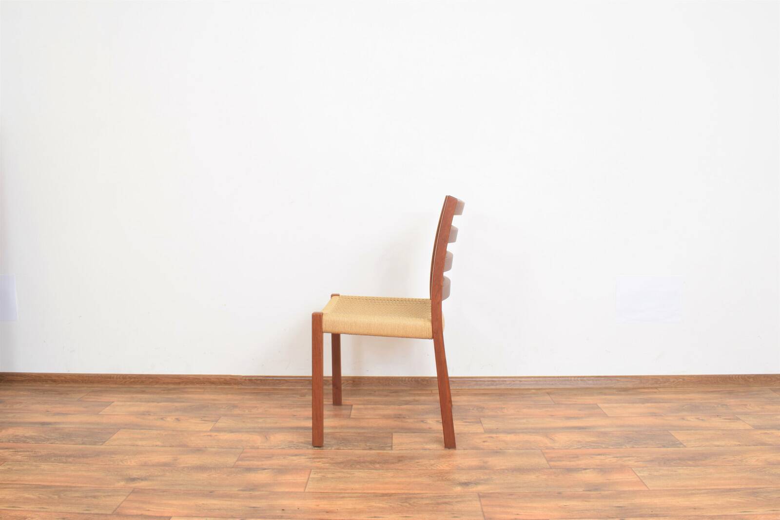 Chaise de salle à manger en teck danois par Niels O. Møller pour J.L. Møllers, années 1960.