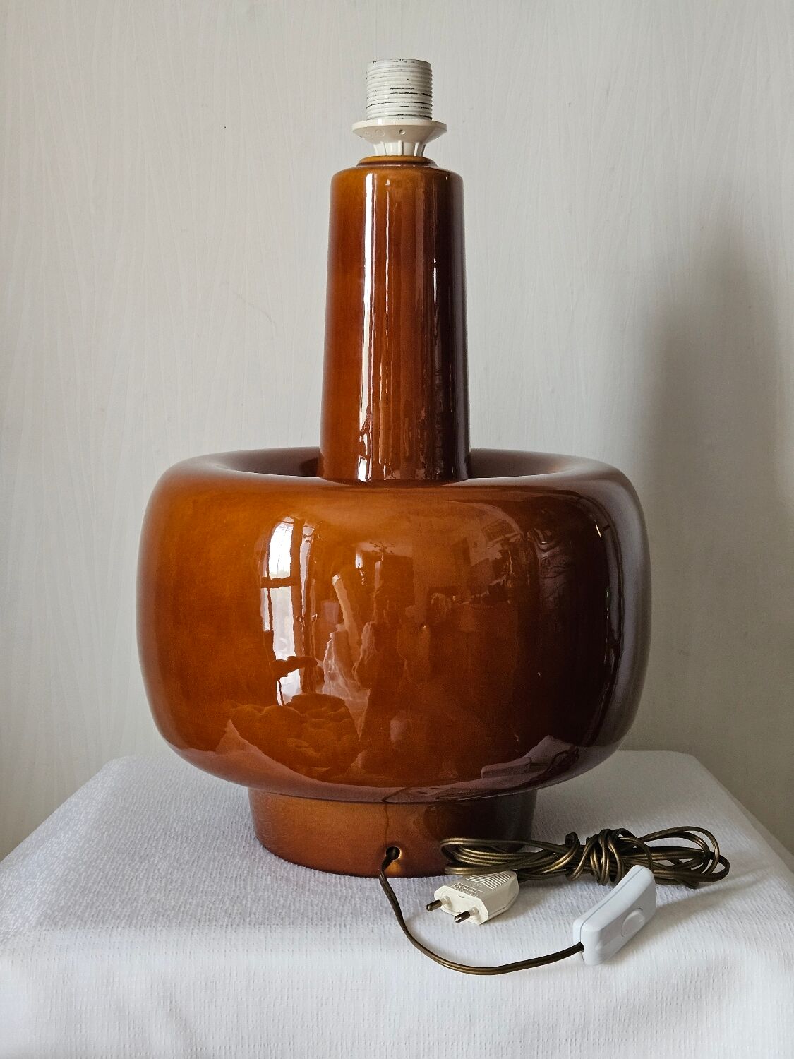 Vintage spinning top lamp base