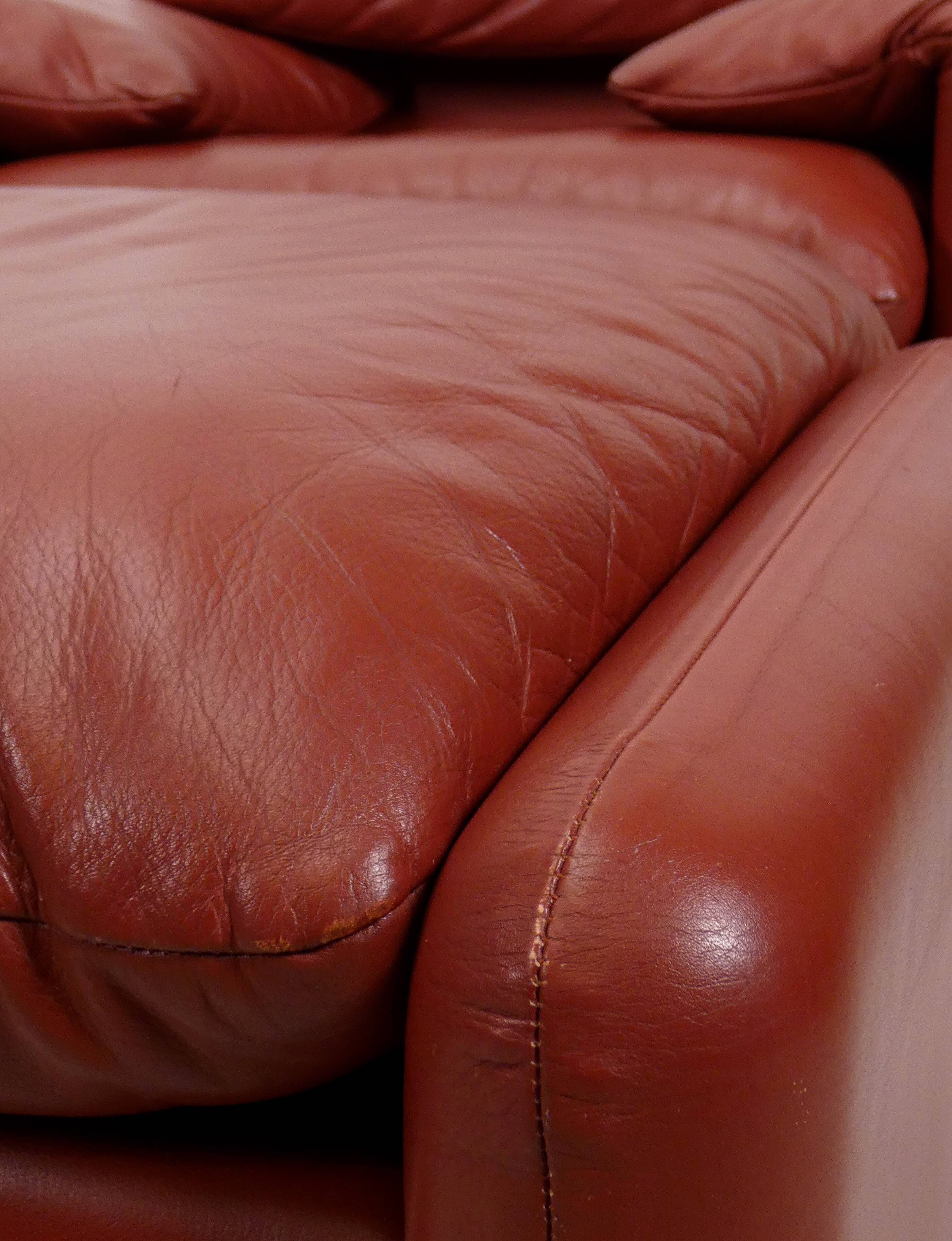 2 Cassina Maralunga fauteuils with ottoman