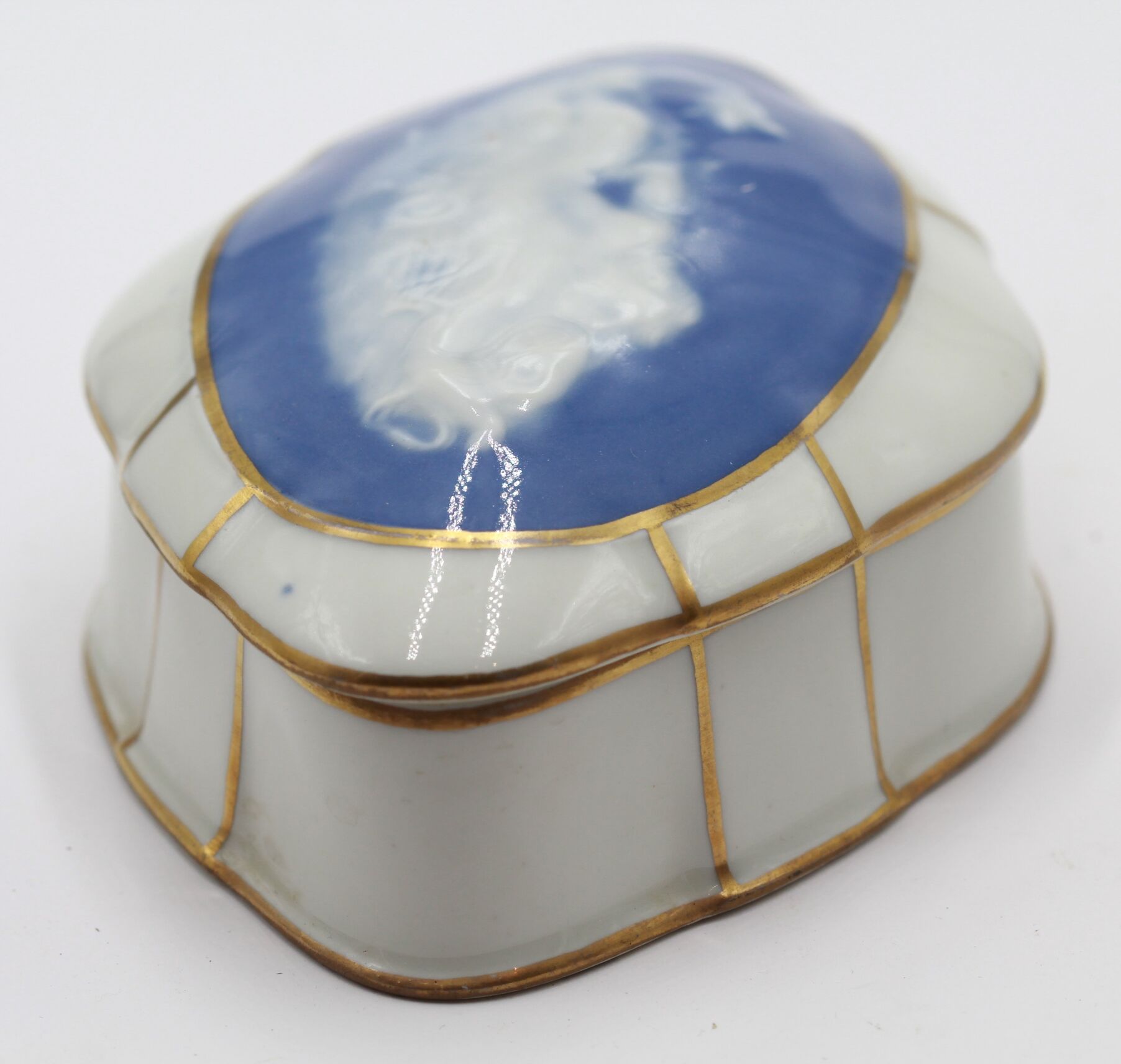 Old limoges porcelain jewelry box