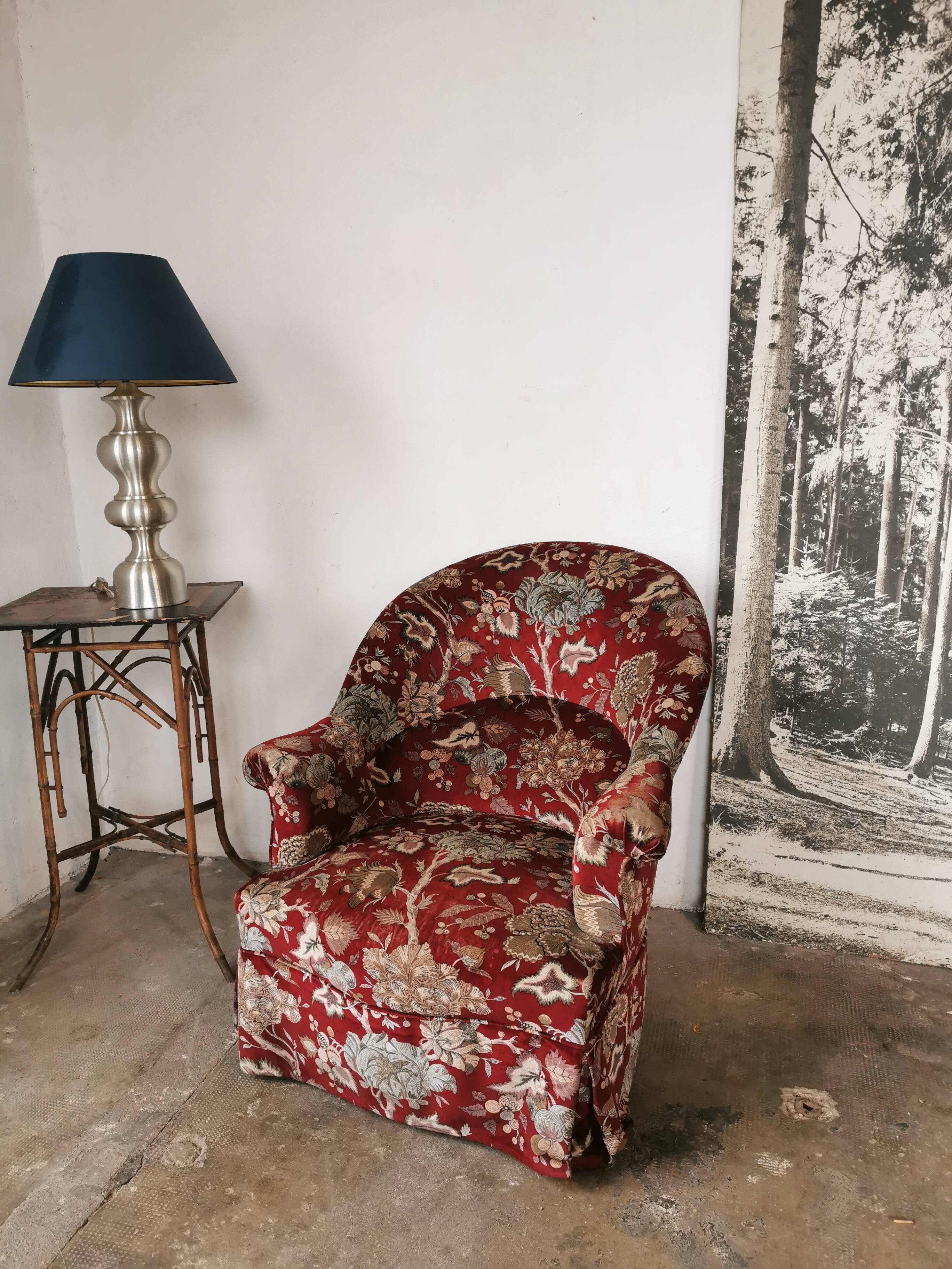 Velvet toad armchair