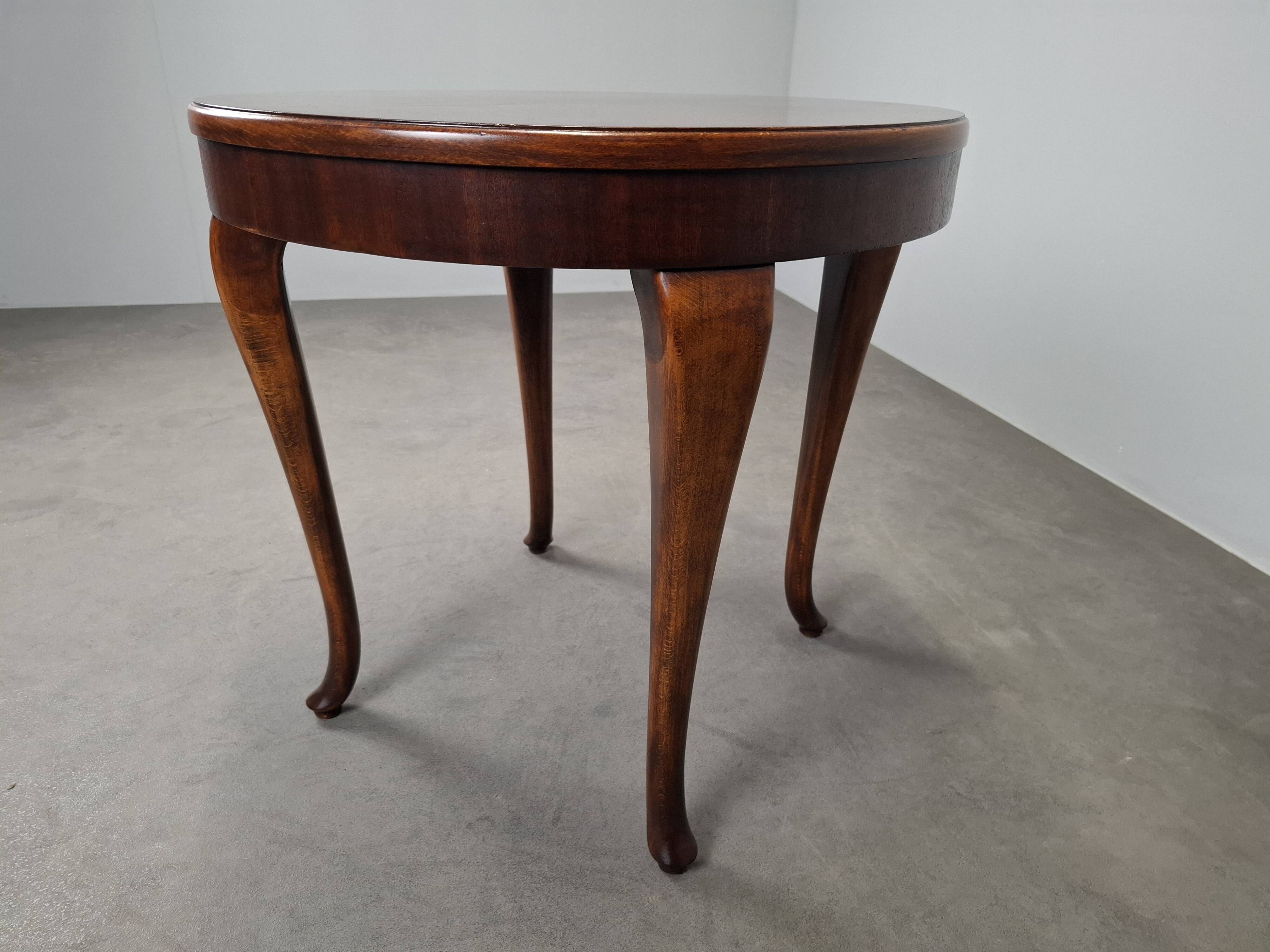 1930s Czechoslovak Art Deco Round Table in Wood and Veneer