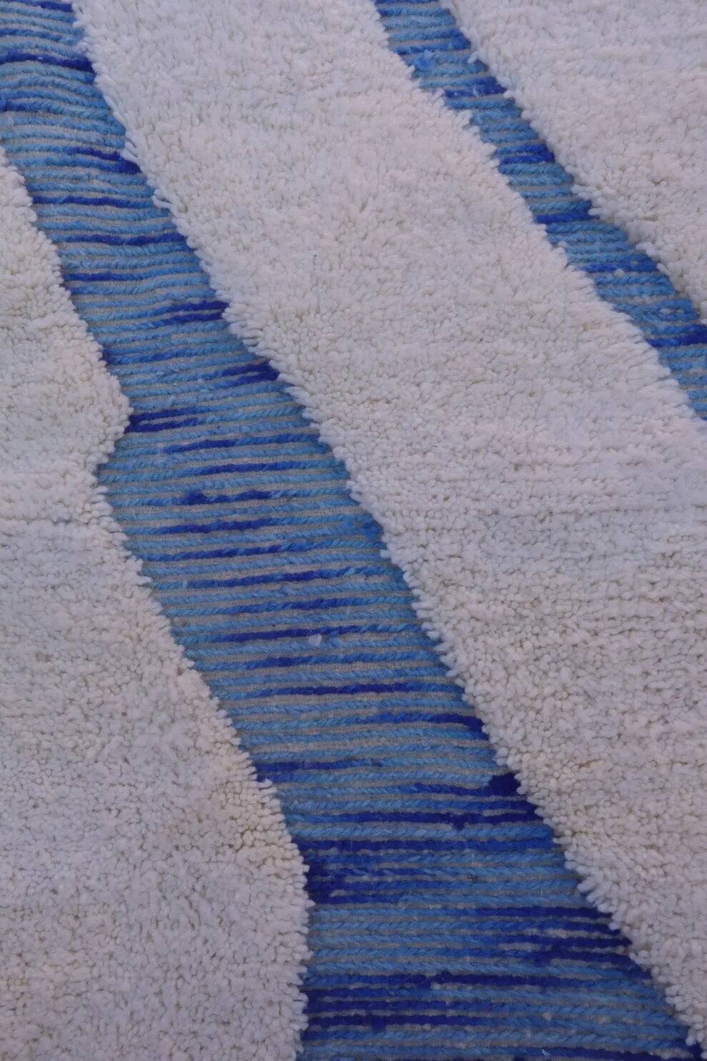 Azilal rug Traditional handwoven size 150 x 250 cm