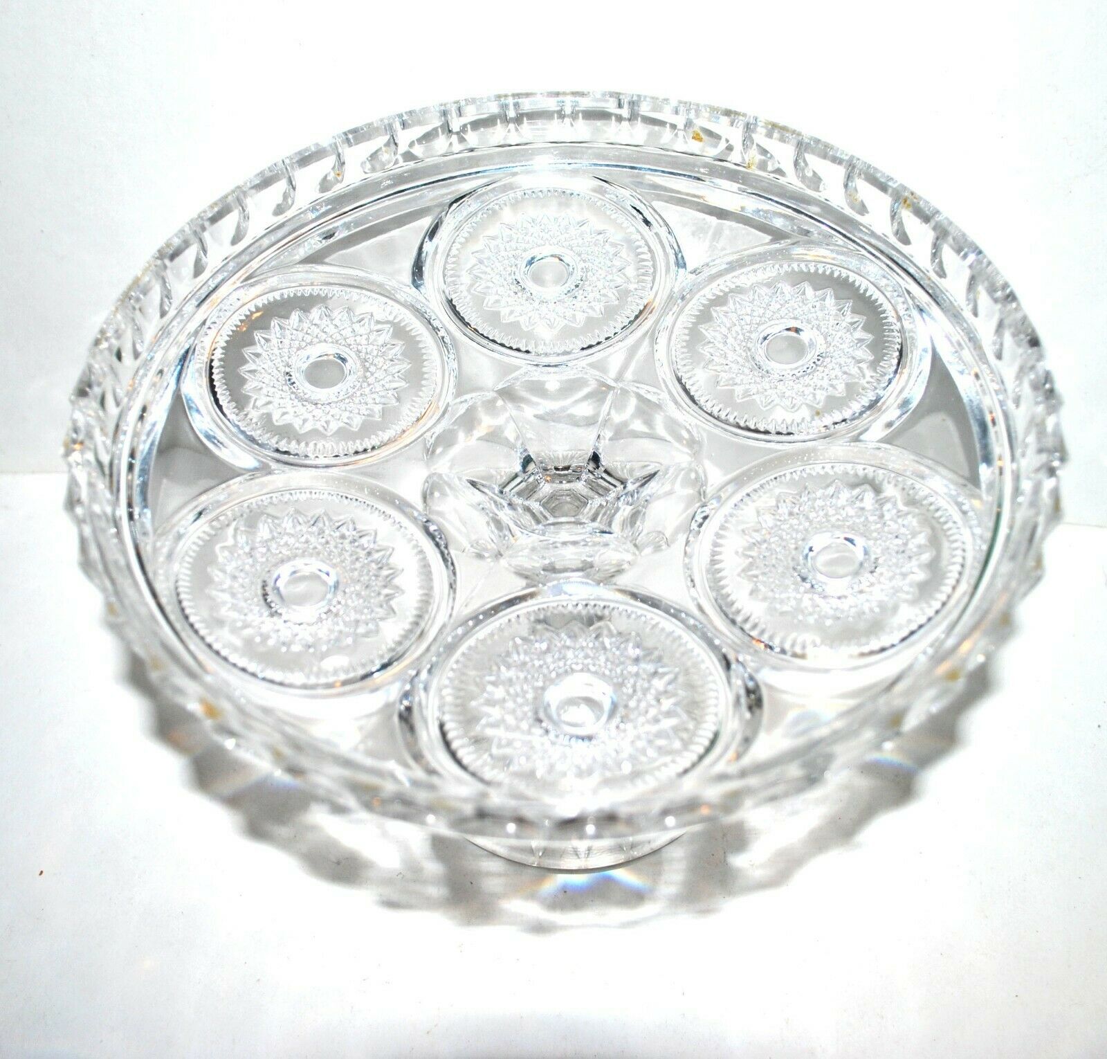 Standing cut compotier pie in molded crystal with inset stars