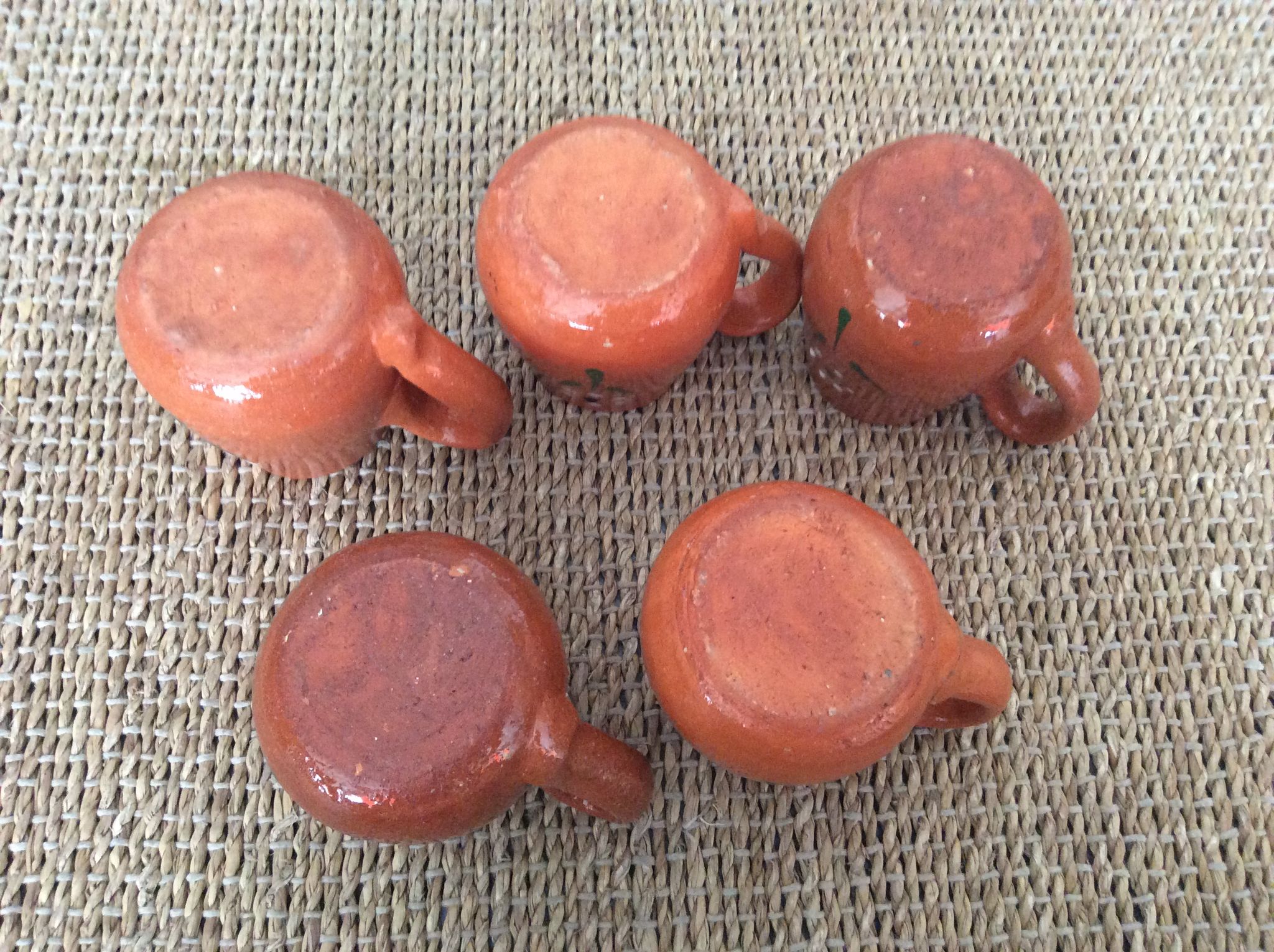 Series of 5 coffee cups