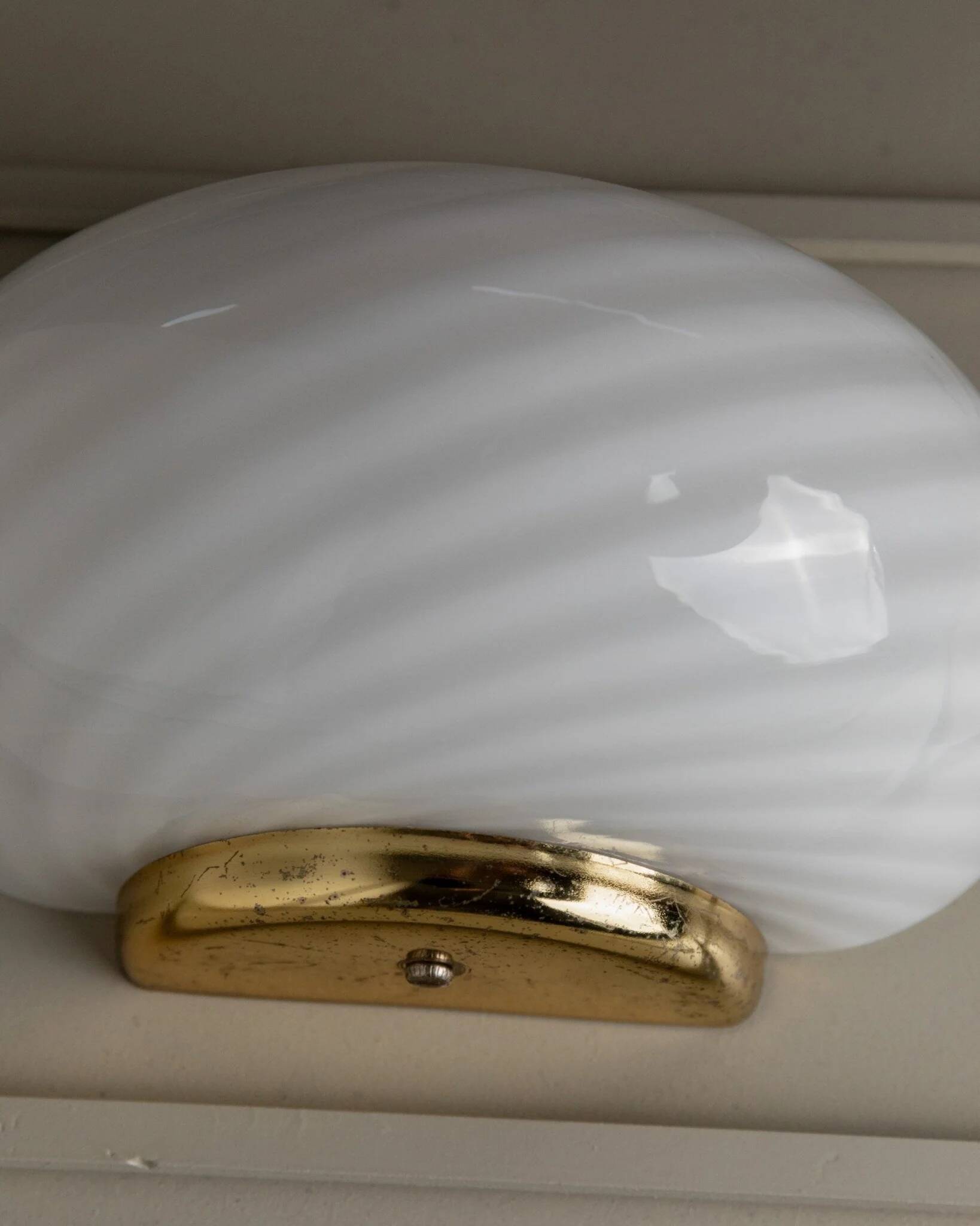 Vintage Murano white opaline glass wall lamp with brass fittings, 1970s Hollywood Regency, Italy