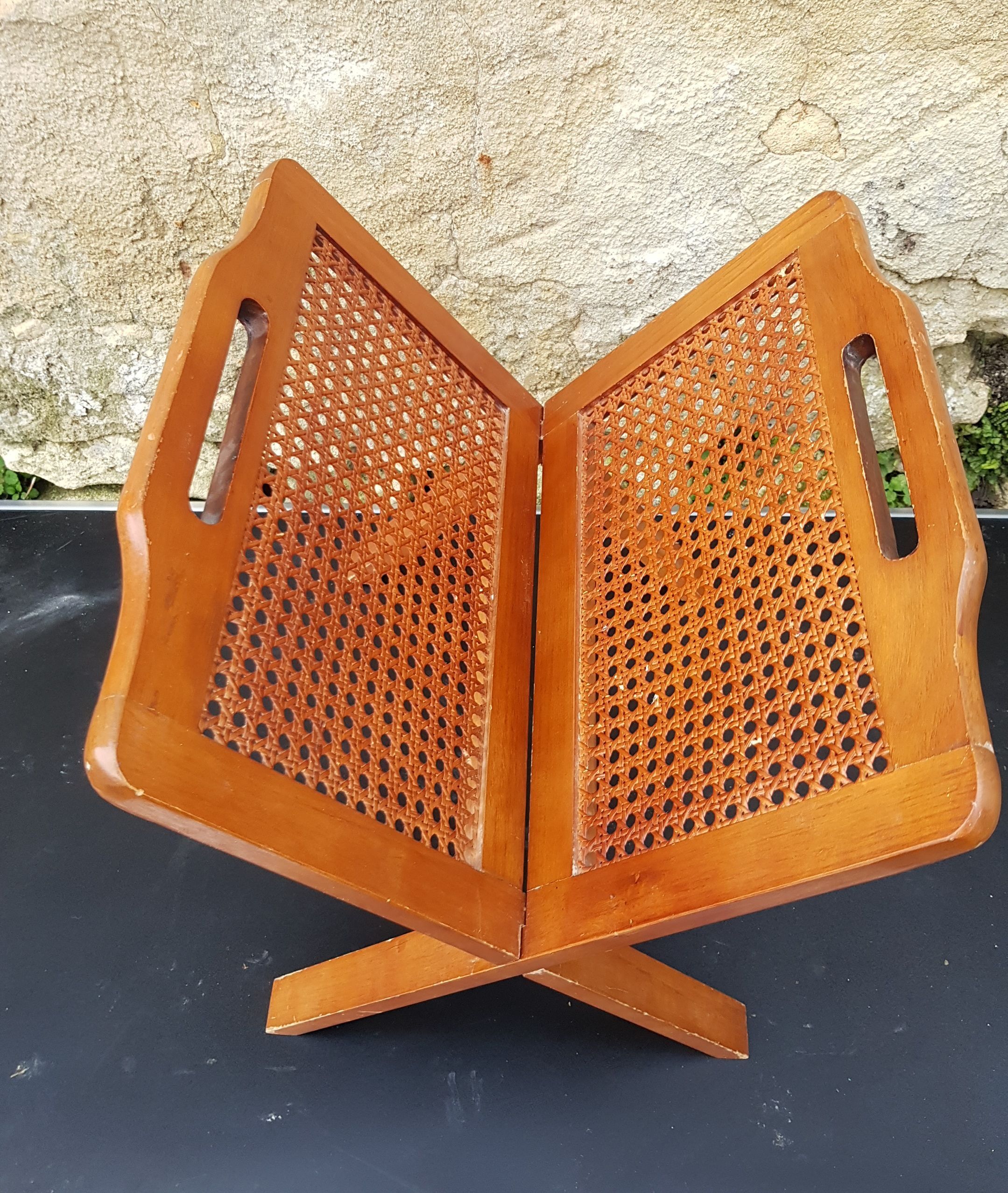 Very pretty cane magazine door