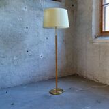 Modern mid-century brass and leather floor lamp Atelje Lyktan, Sweden