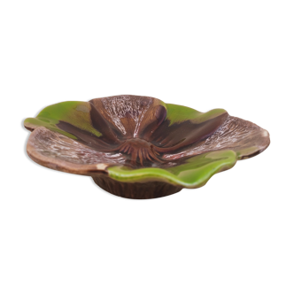 Ceramic flower plate