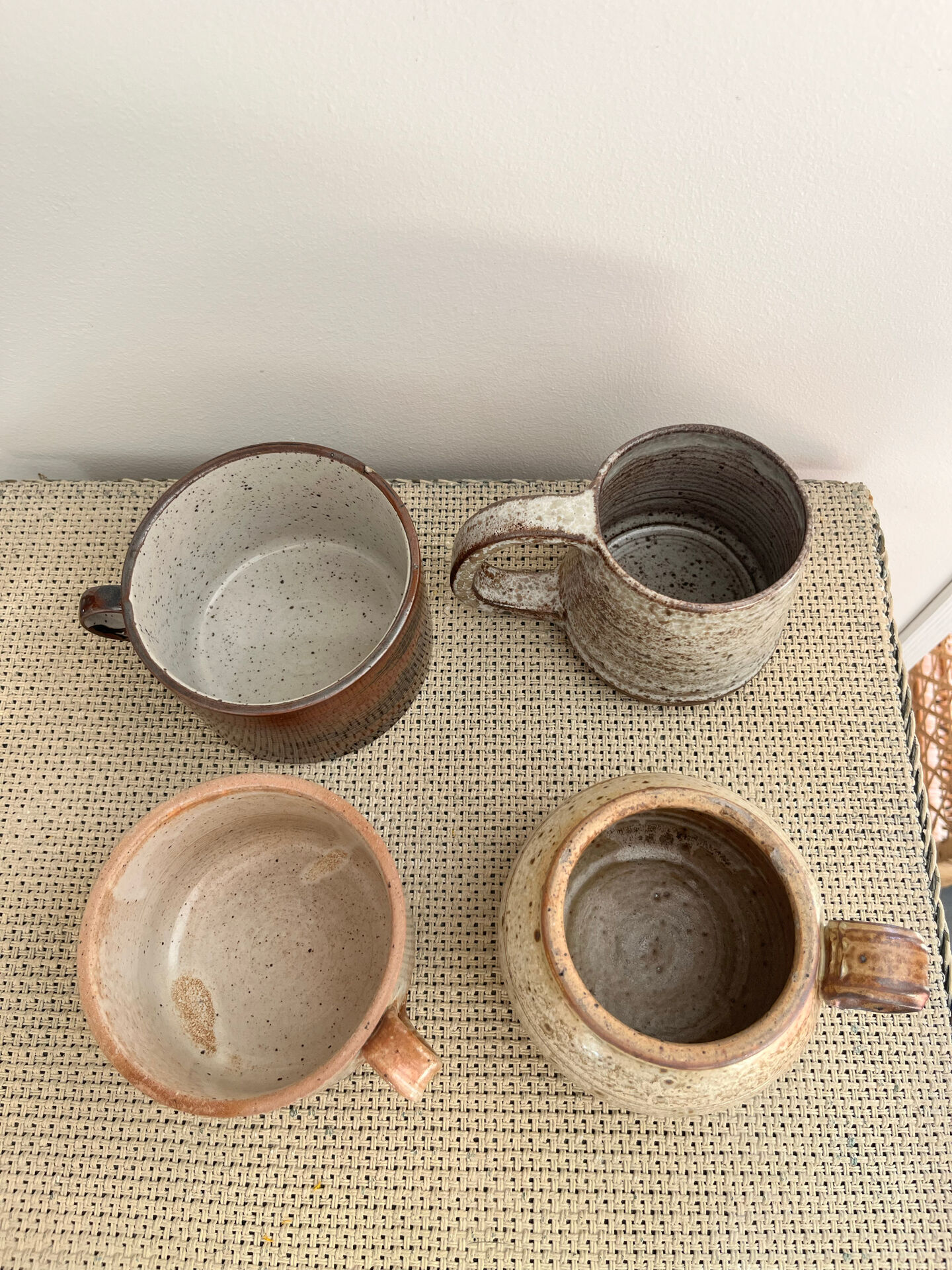 4 stoneware cups