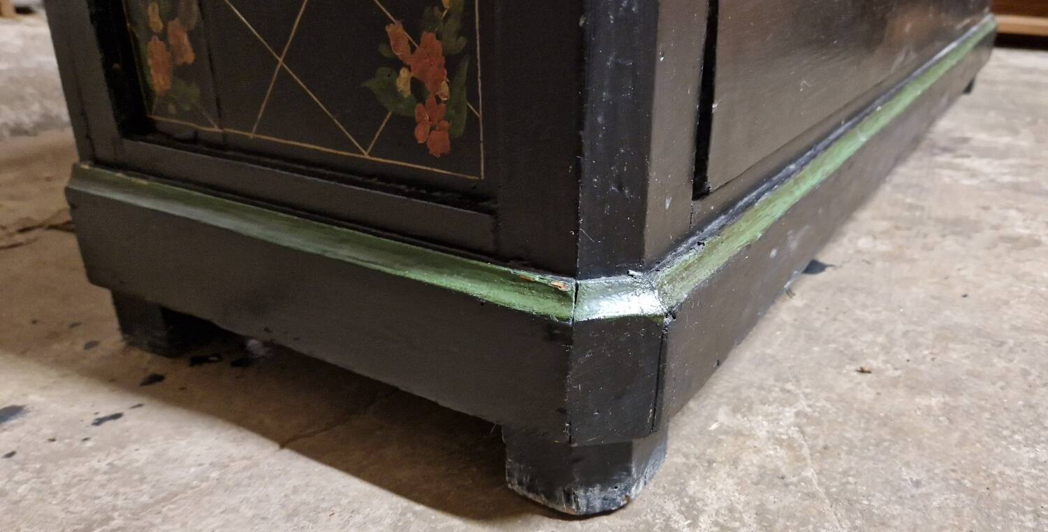 Painted chest of drawers