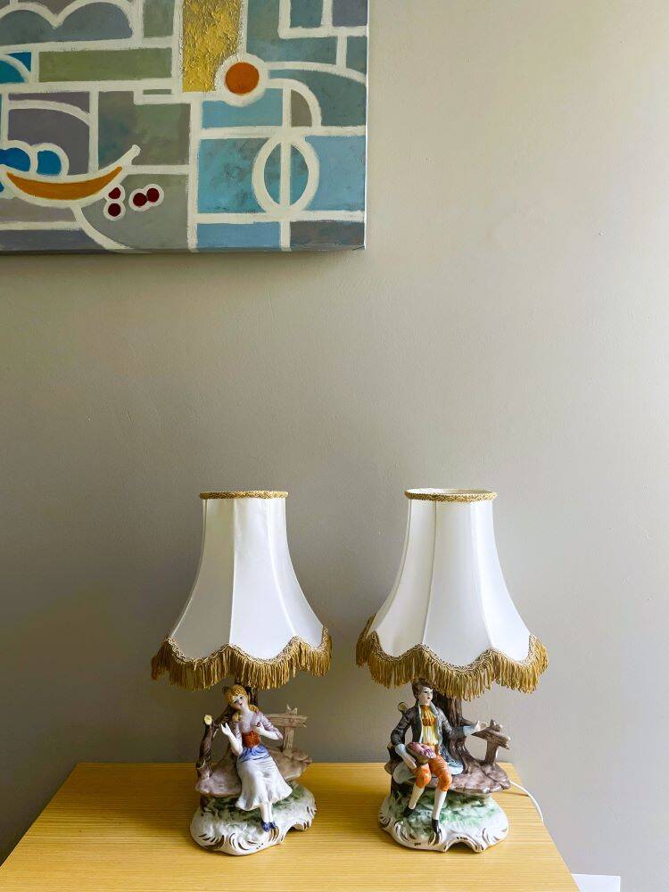 Paire de lampes de table en porcelaine italienne par Capodimonte.
