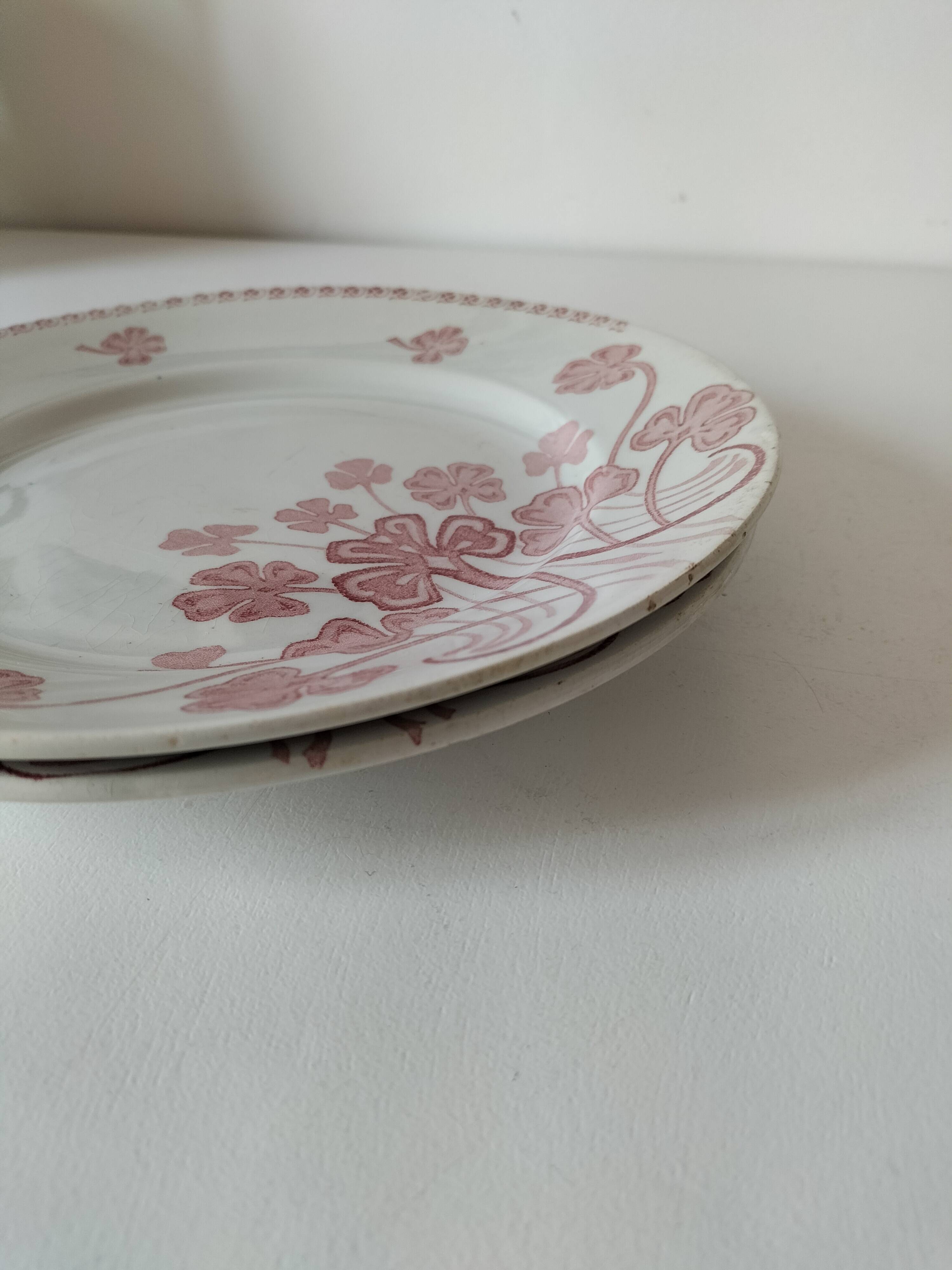 Duo of Lunéville flat plates, Lucien model – Clover decoration, early 20th century