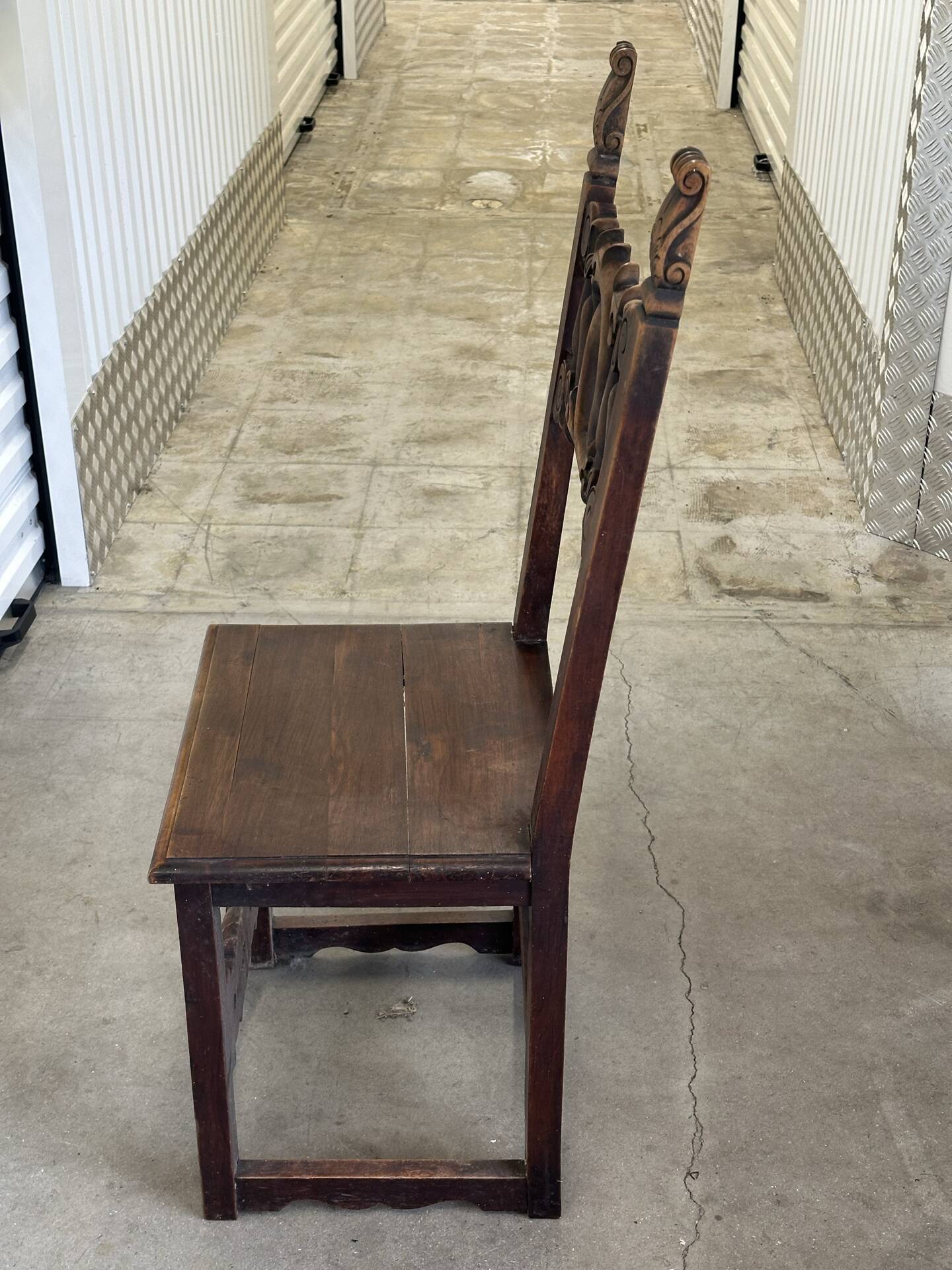 6 Alsatian chairs from the 19th century – carved wood – interlaced decoration
