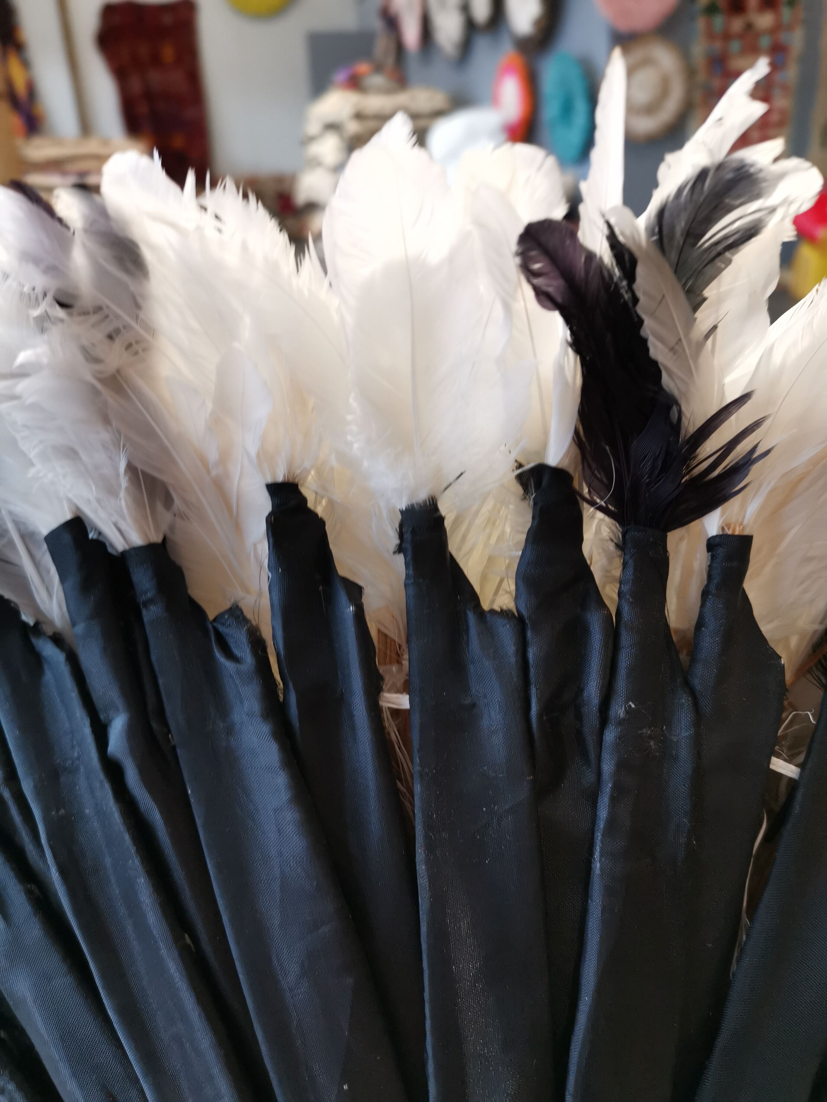 Juju hat in handmade feather 65 cm