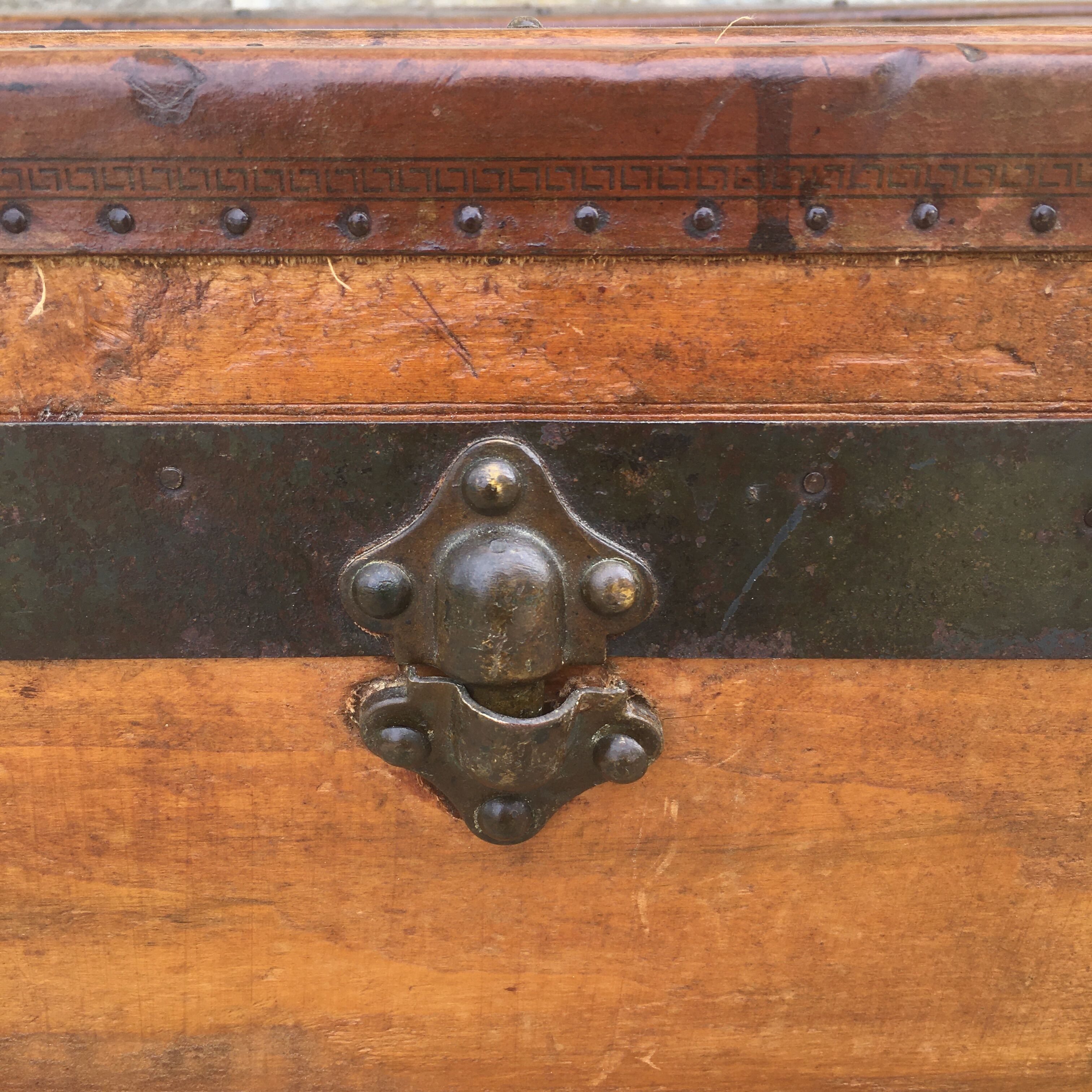 Travel trunk 1900 leather and wood