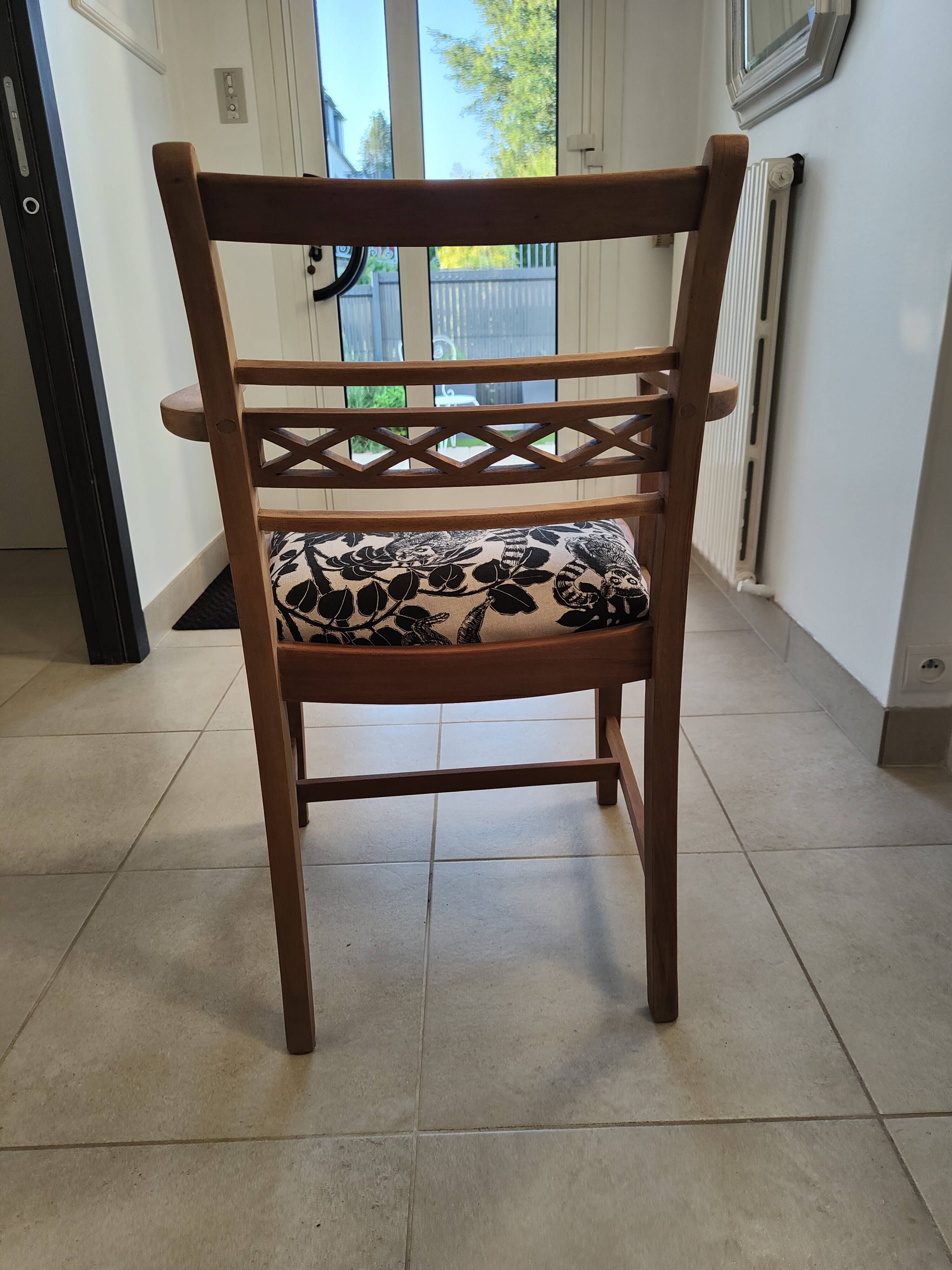 Vintage wooden armchair – Jungle chic fabric seat