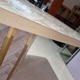 Table à manger en marbre et en laiton avec surface enmarbre
