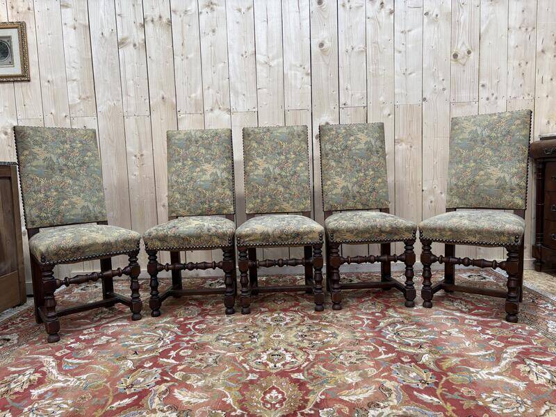 Série de 5 chaises de style Louis XIII