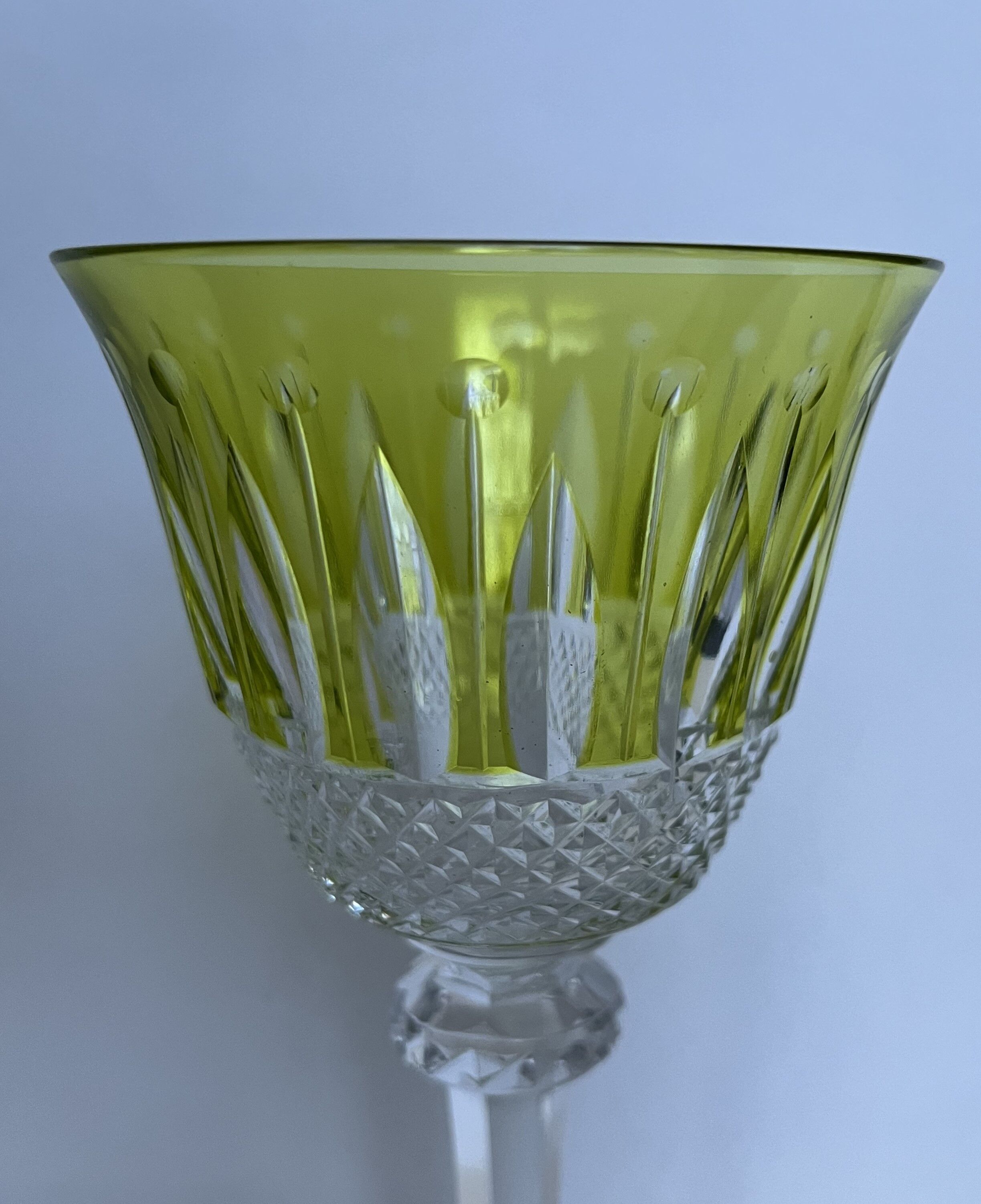 6 verres à vin de couleur St Louis Tommy