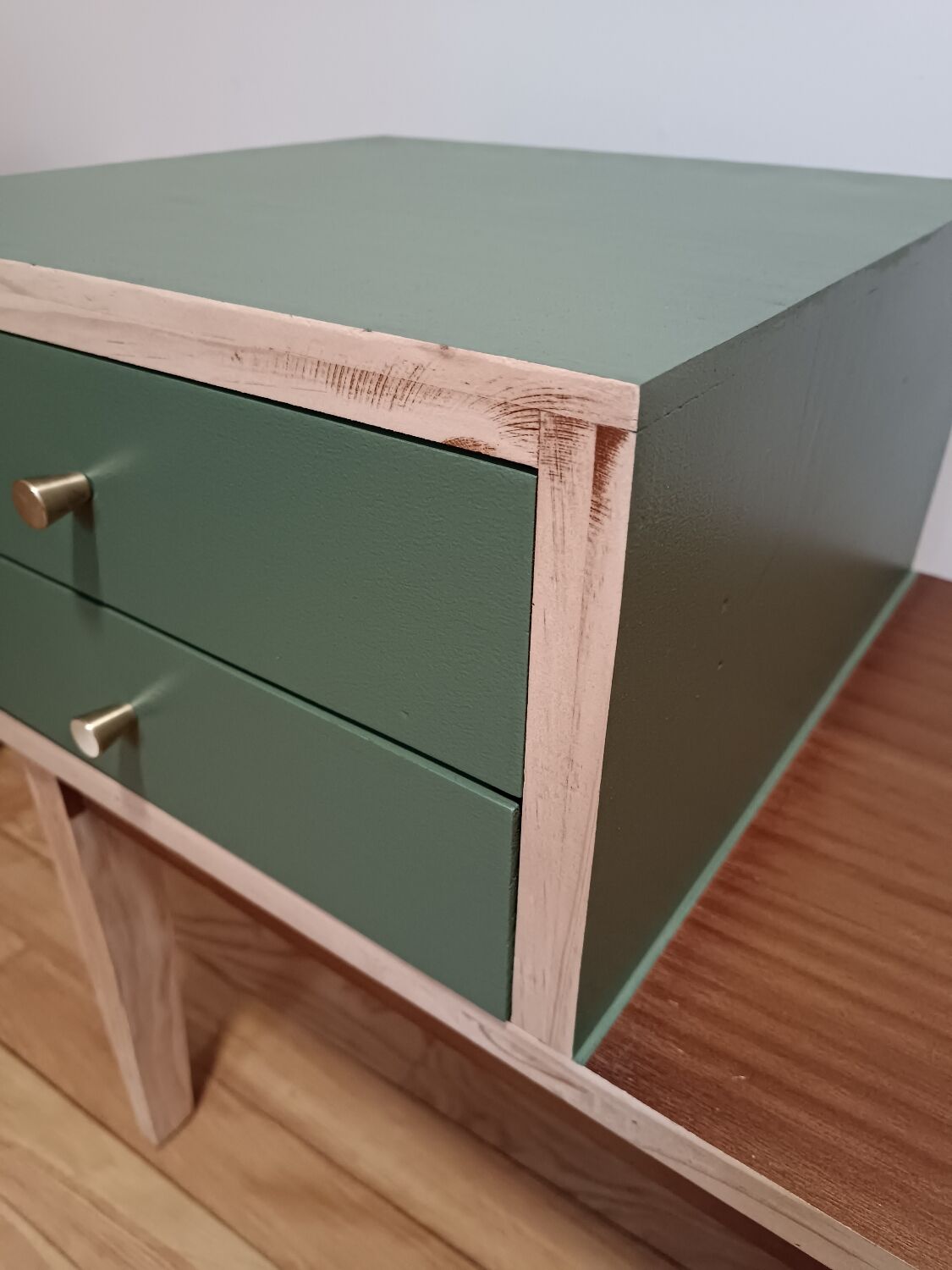 Entrance bench