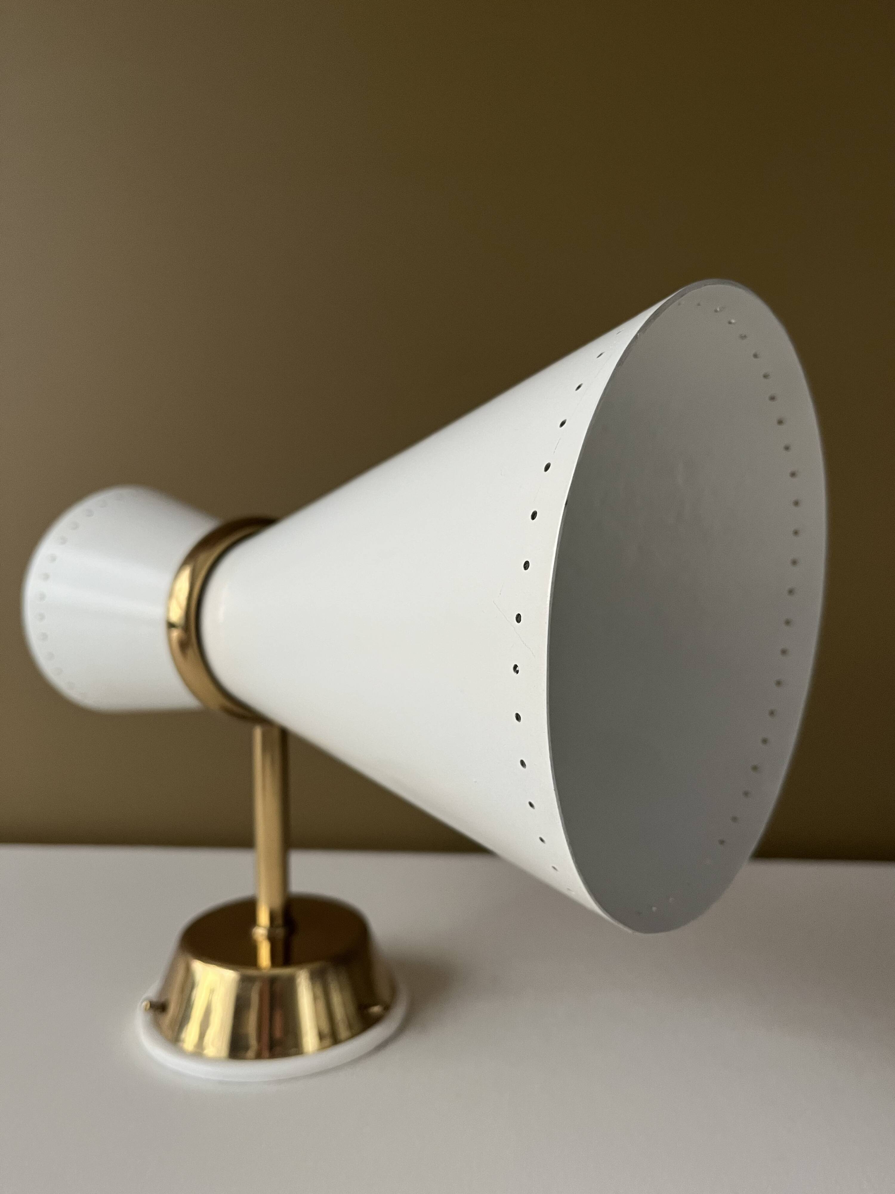 Large diabolo wall light
