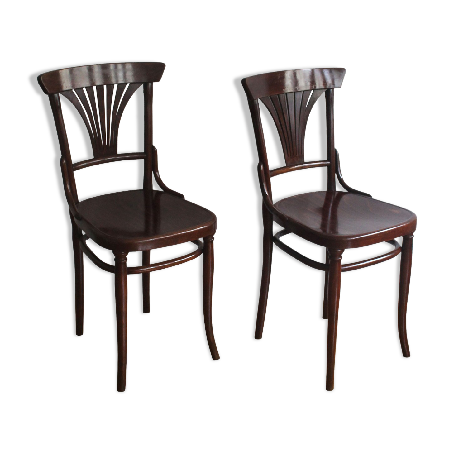 Pair of 1910's dining chairs model no.221 by Gebrüder Thonet