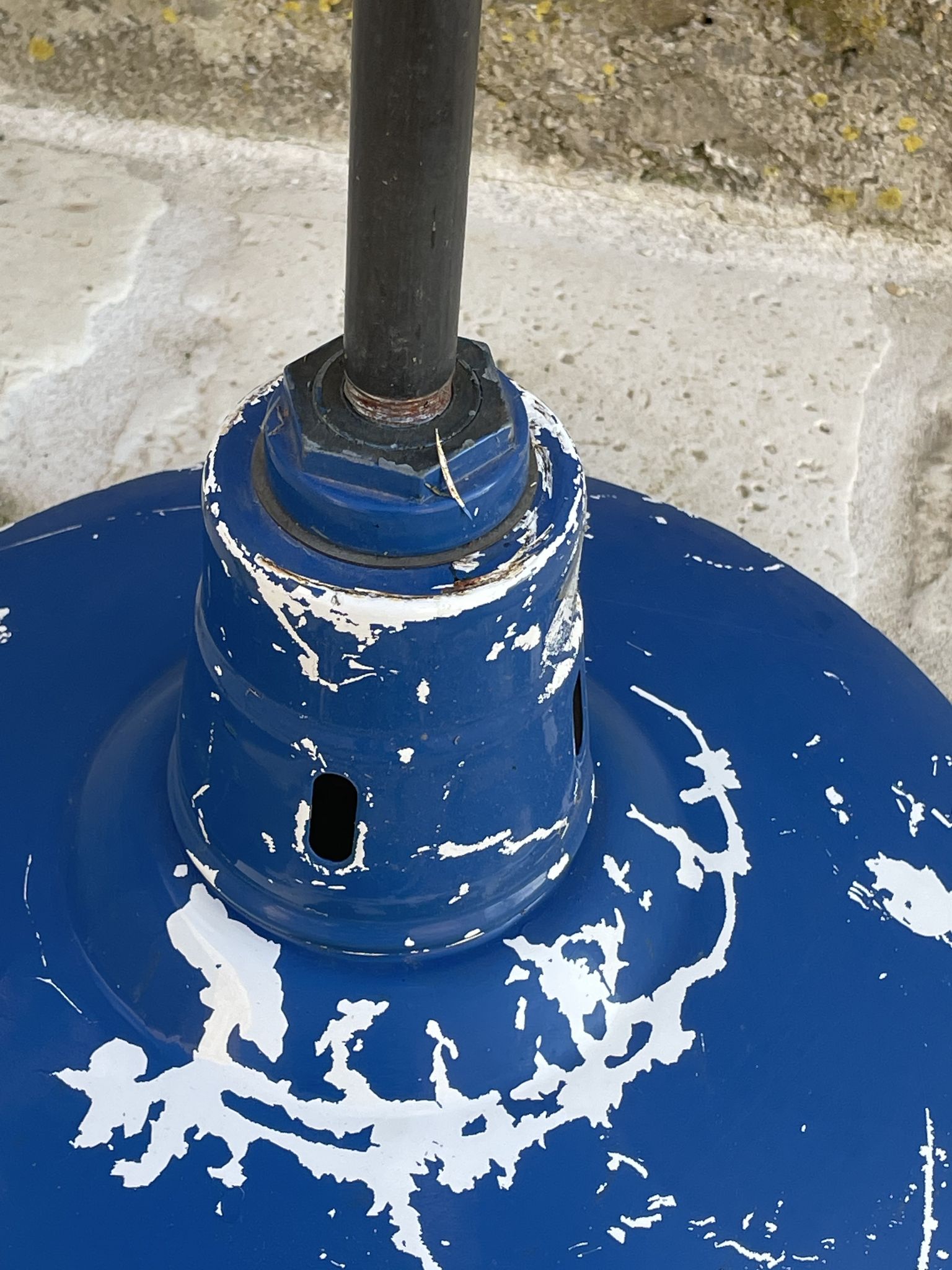 Suspension tôle émaillée