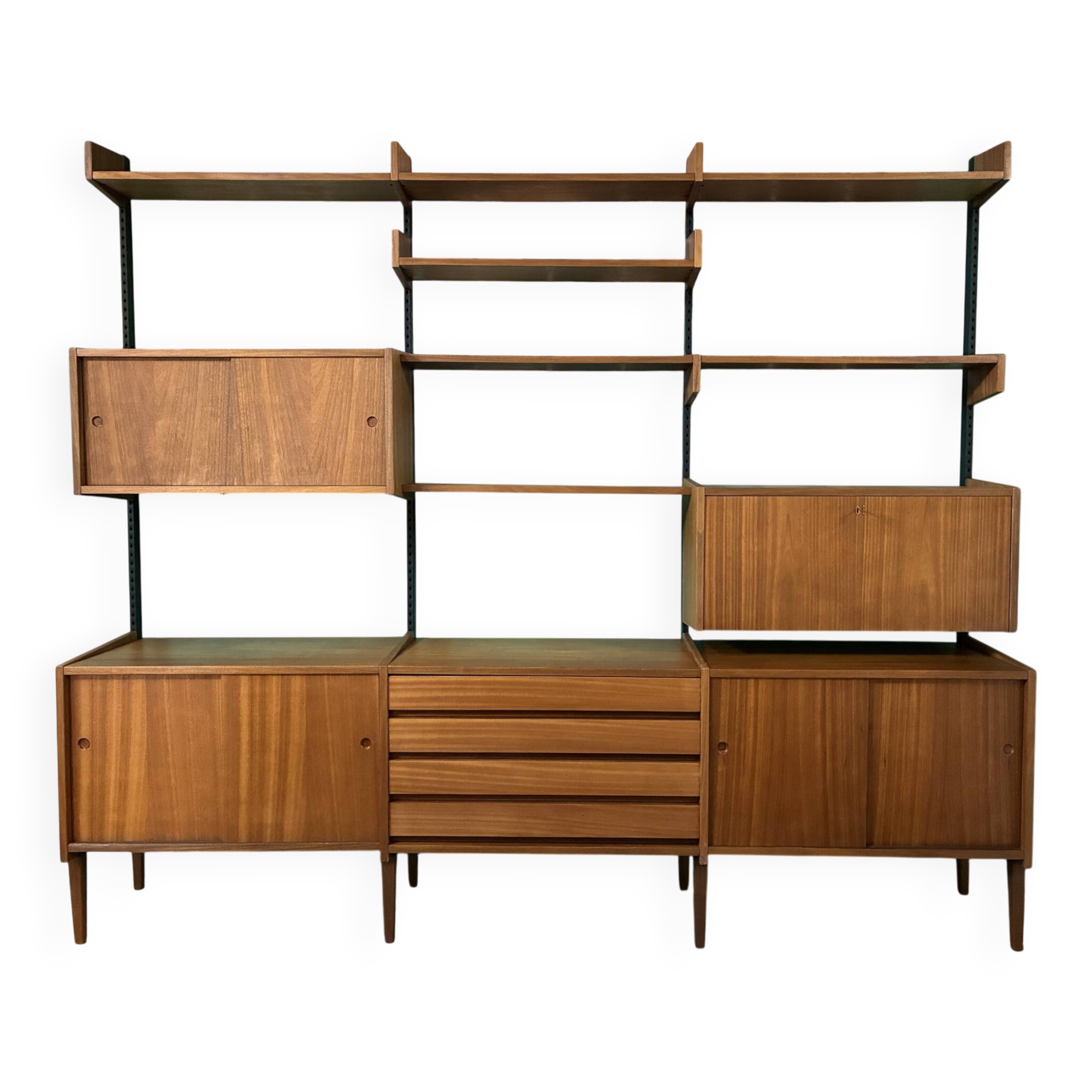 Vintage Scandinavian Library / Olaio Portugal