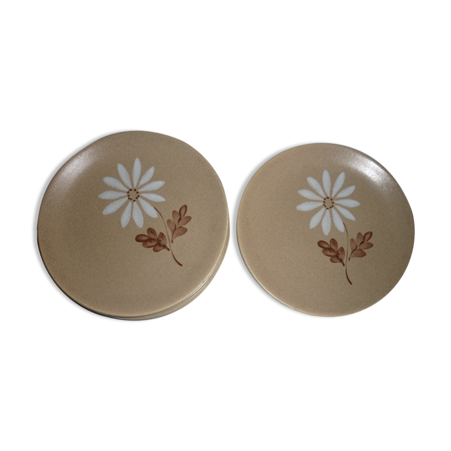 Deux assiettes creuses St Amand, modèle Automne