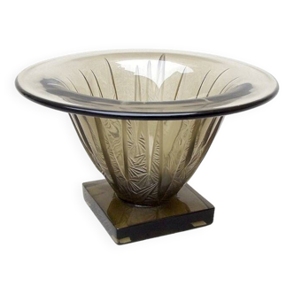 Art Deco bowl in smoked glass with geometric patterns