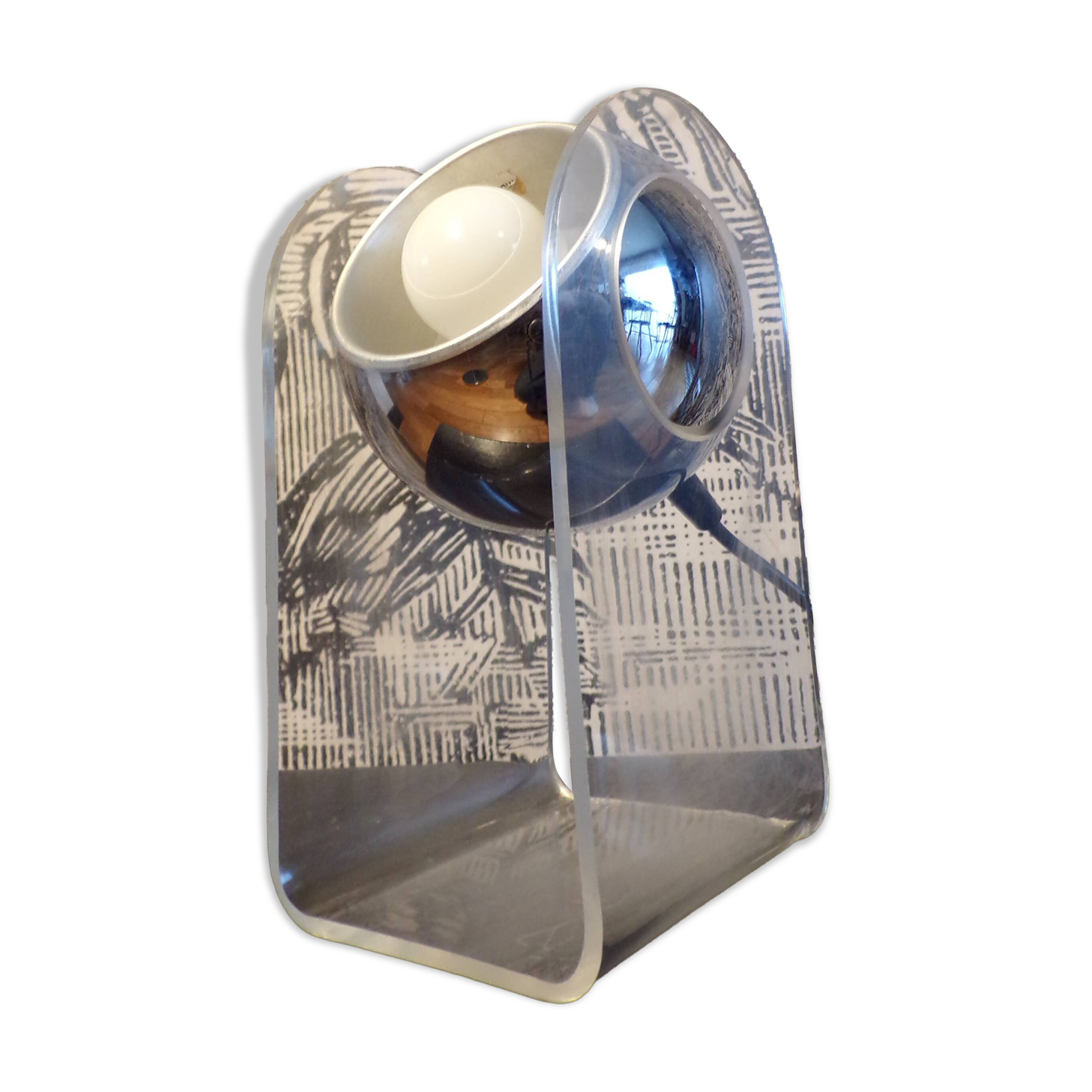 Eye-ball lamp style Gino Sarfatti