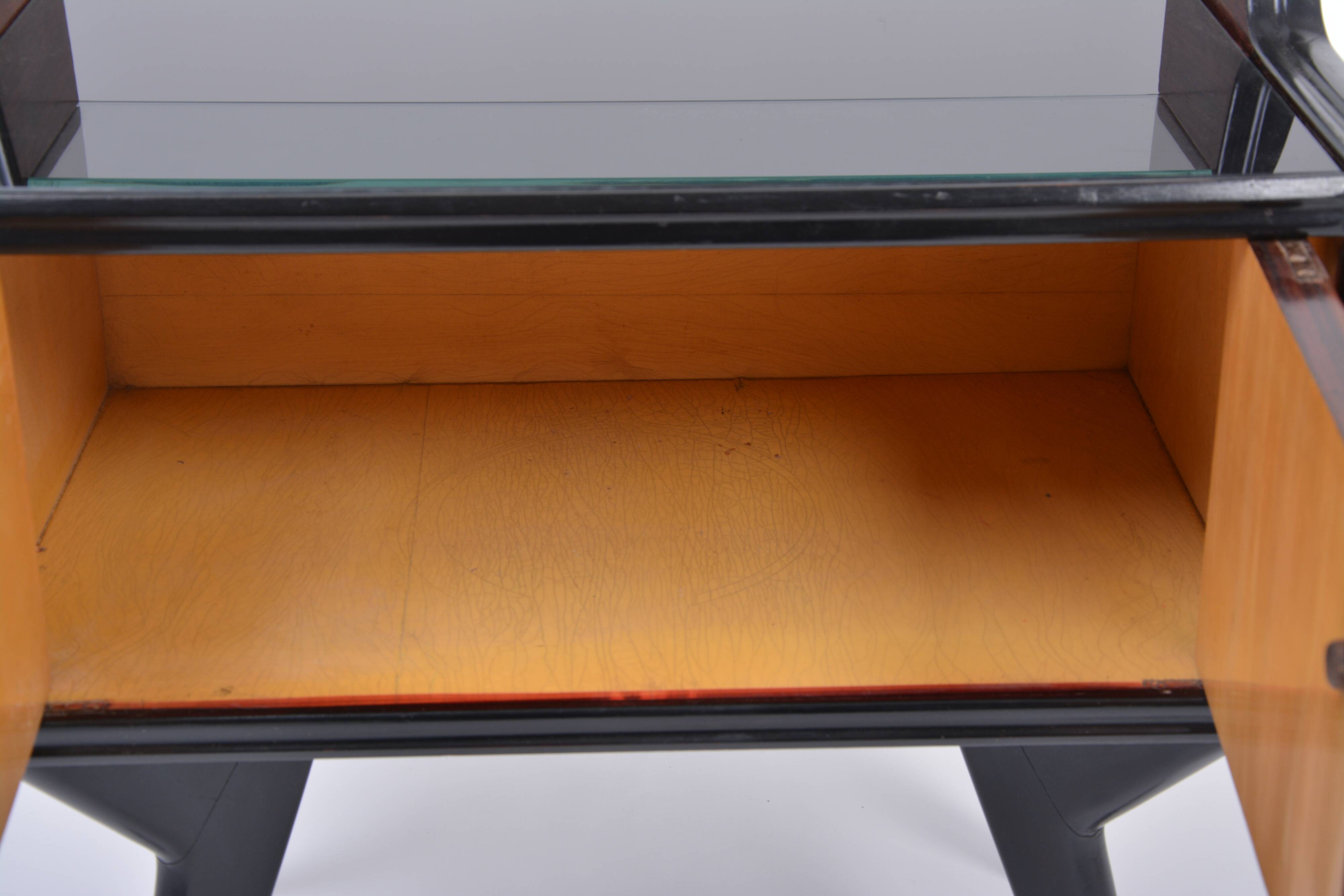 Pair of Italian Midcentury Nightstands with Sculptural Base