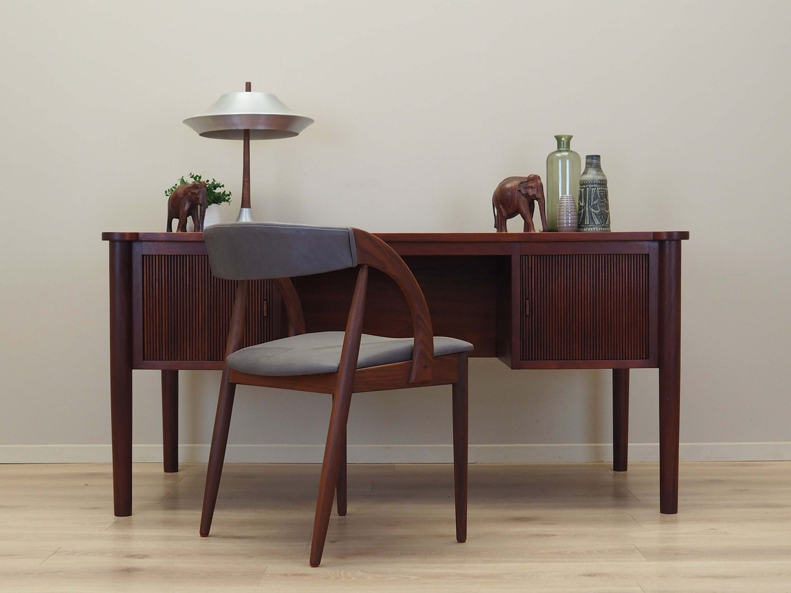 Bureau en teck, design danois, années 1970, production: Danemark