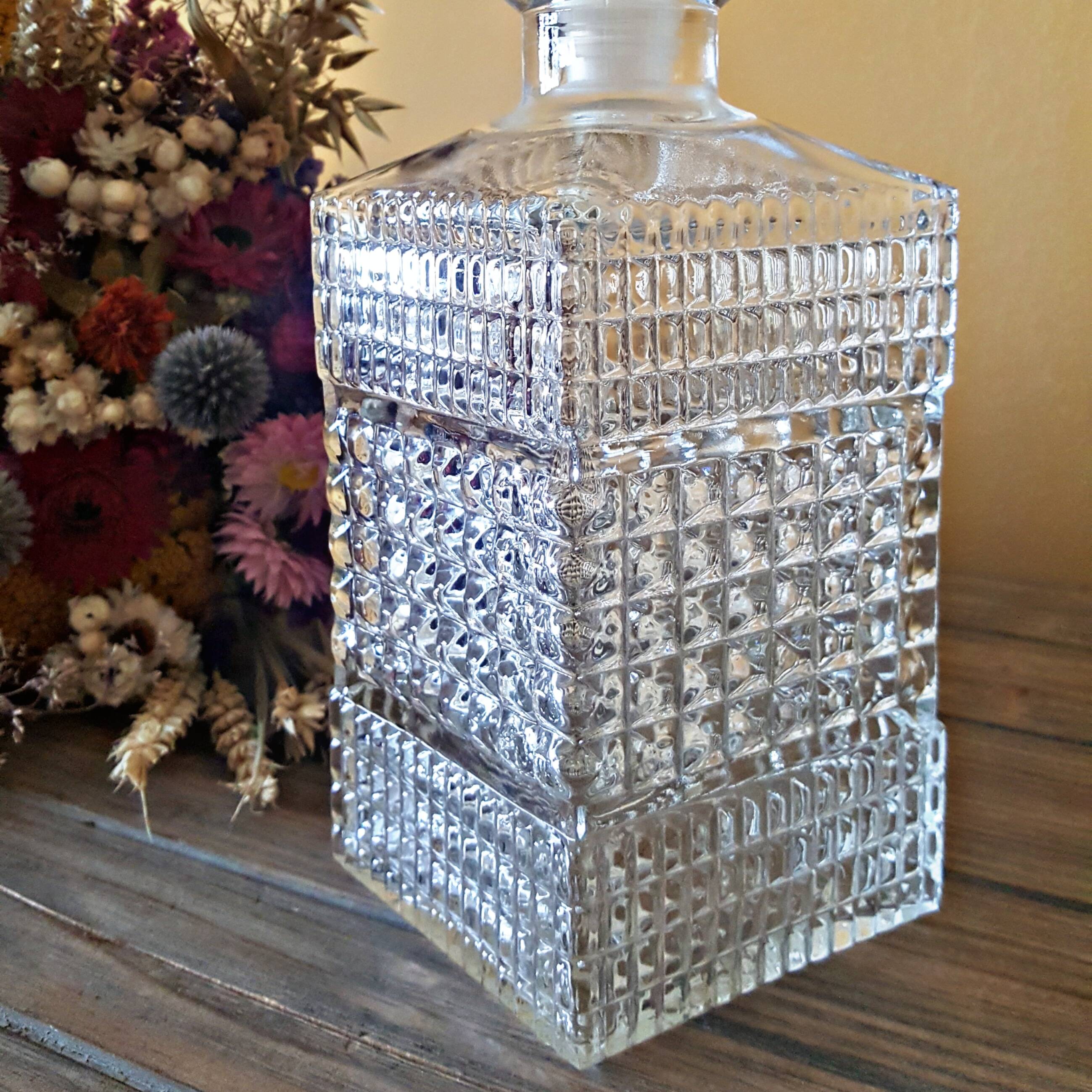 Carafe à whisky et ses 6 verres en verre ciselé