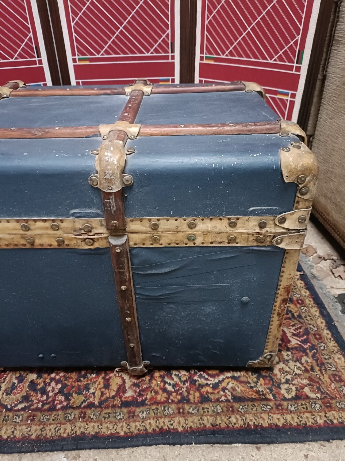 Former D.FES travel trunk trademark, 1950s
