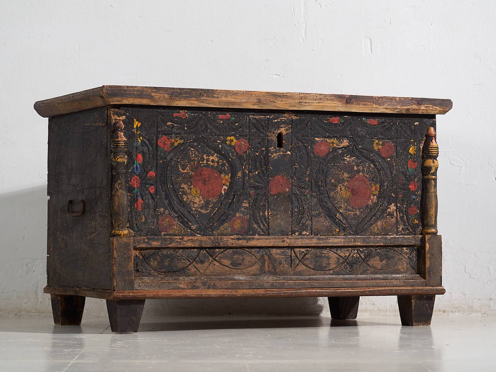 Antique chest with floral decoration (c.1920) #8