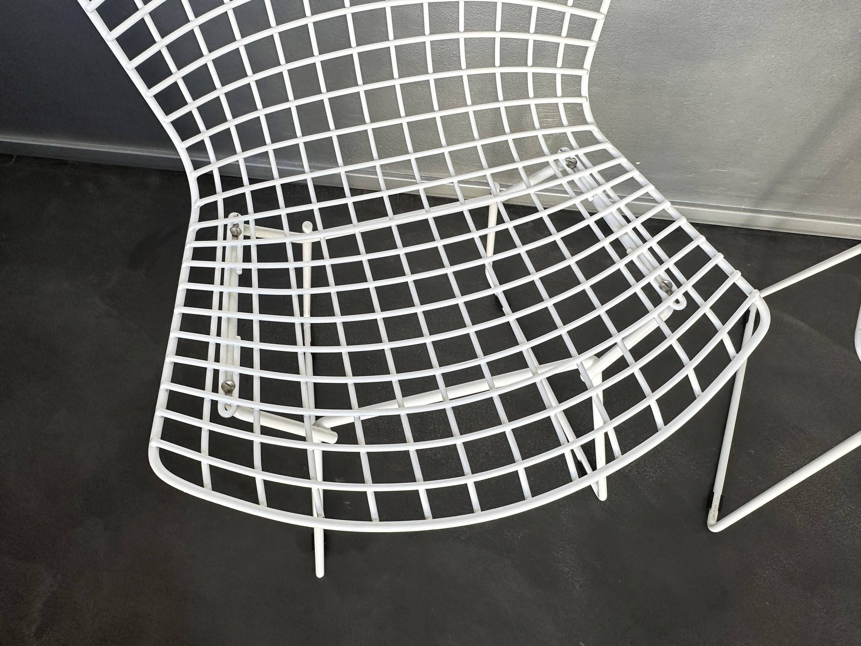 Pair of dining chairs 420 by Harry Bertoia for Knoll International, 1970s.