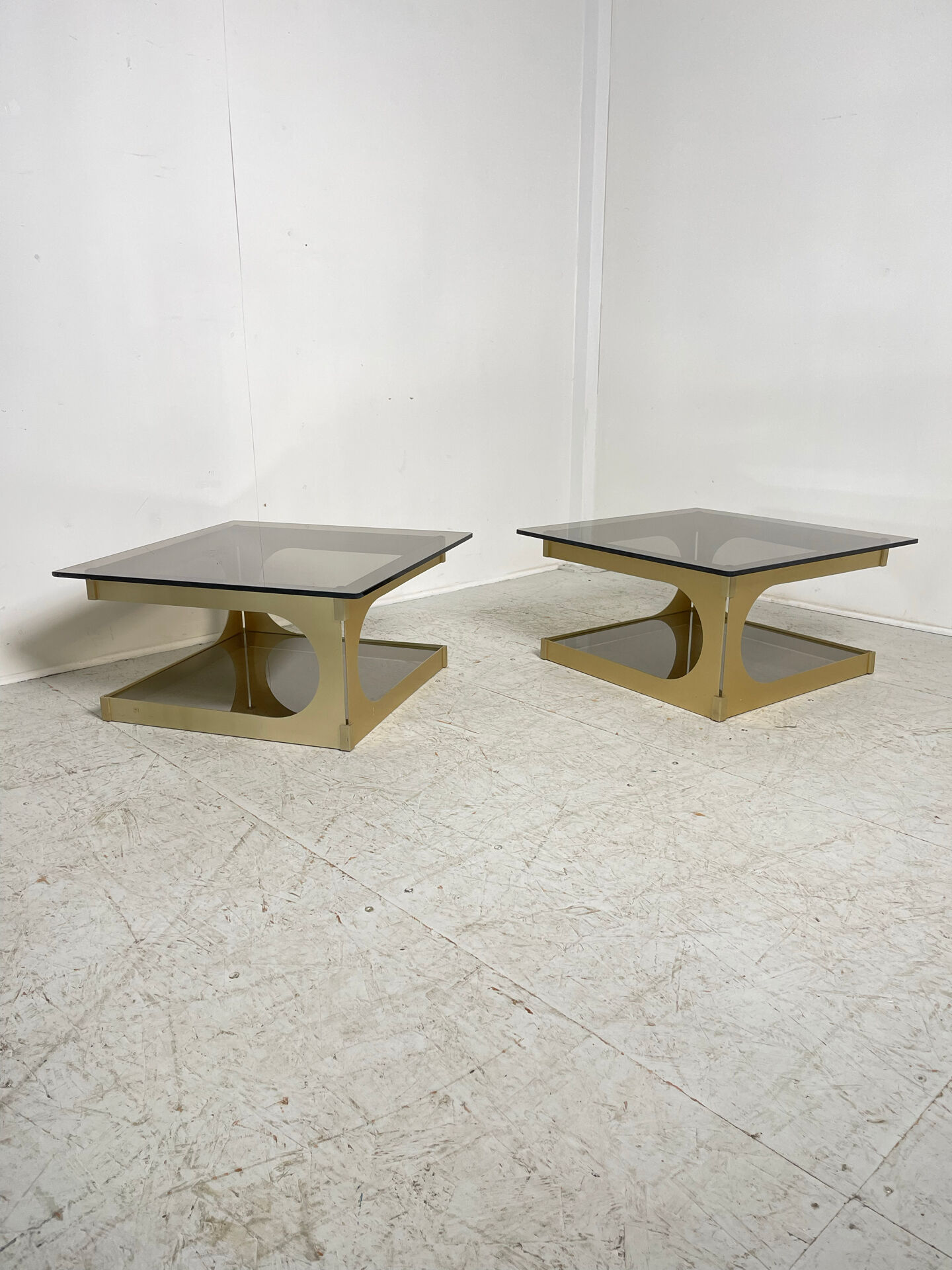 Paire de tables Pierre Vandel 1970