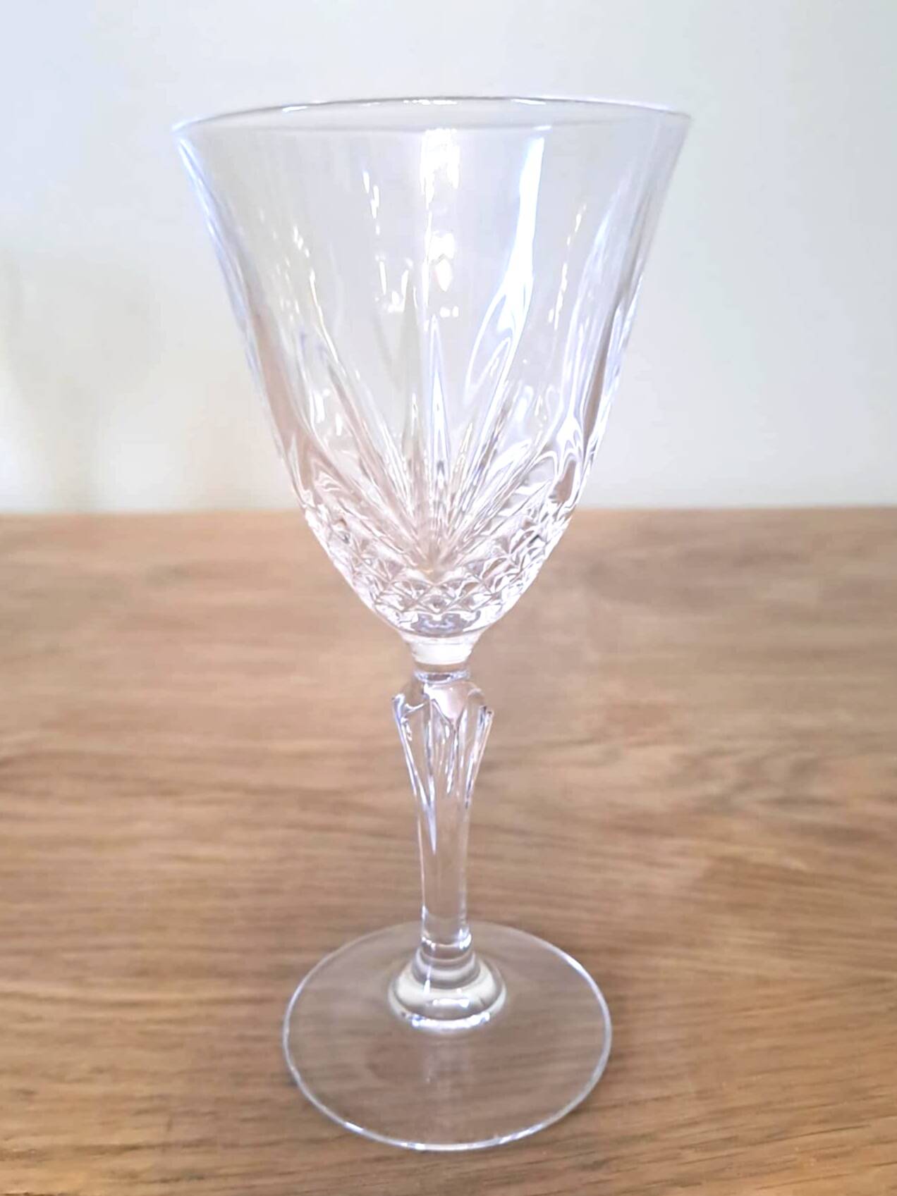 6 crystal wine glasses