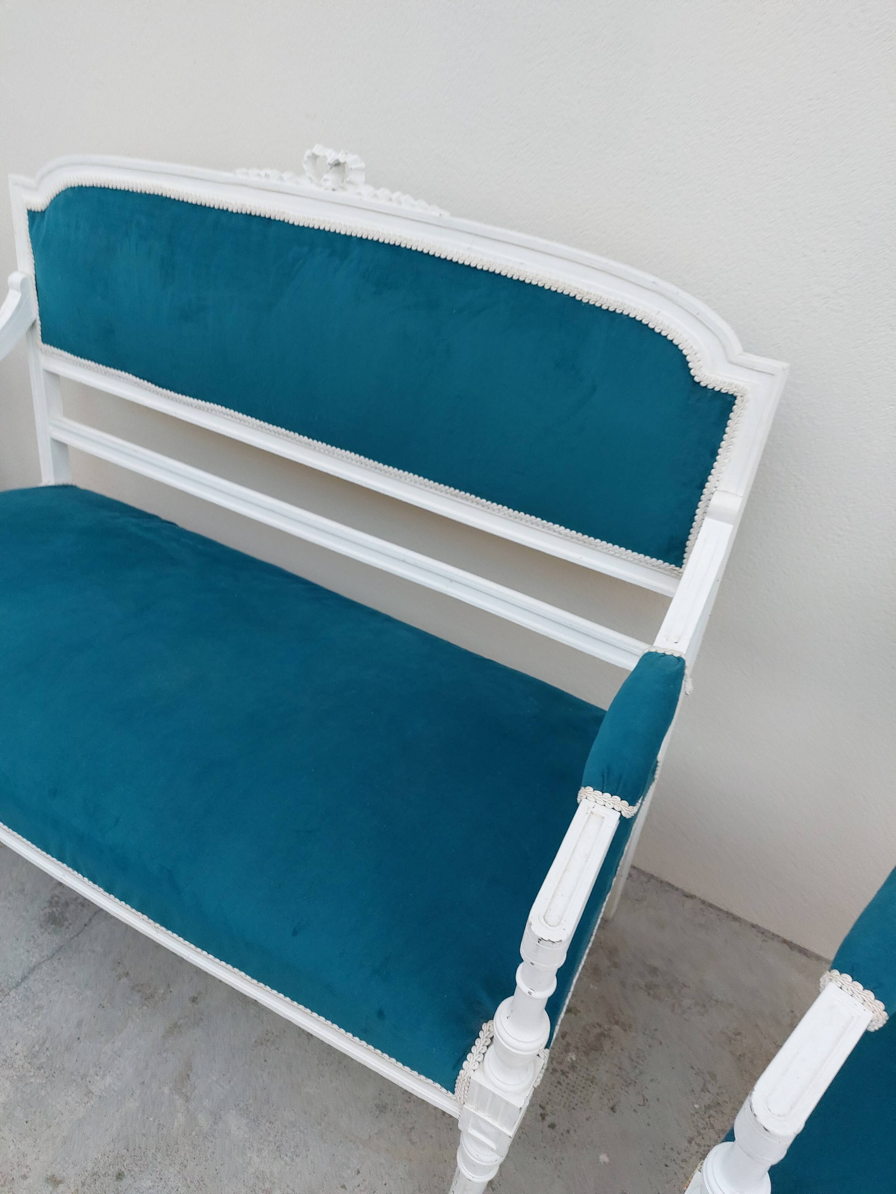 Louis XVI style living room set with bench and 2 armchairs