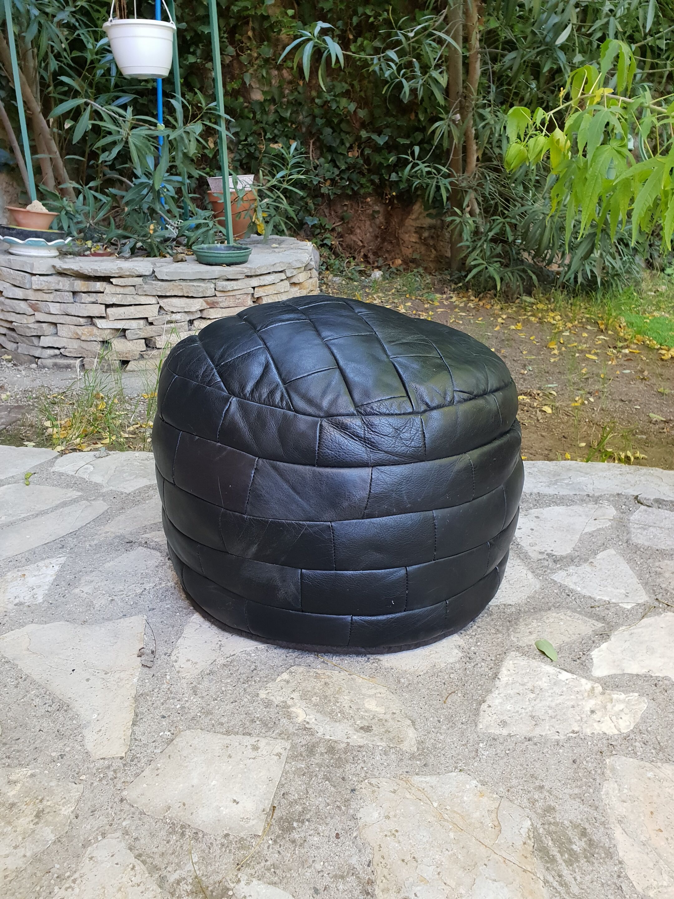 Leather pouf De Sede 1970