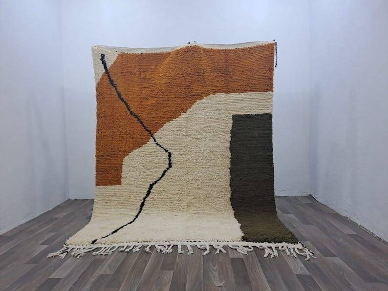 Beni Ouraine handwoven rug, traditional craftsmanship, size 150 x 250 cm