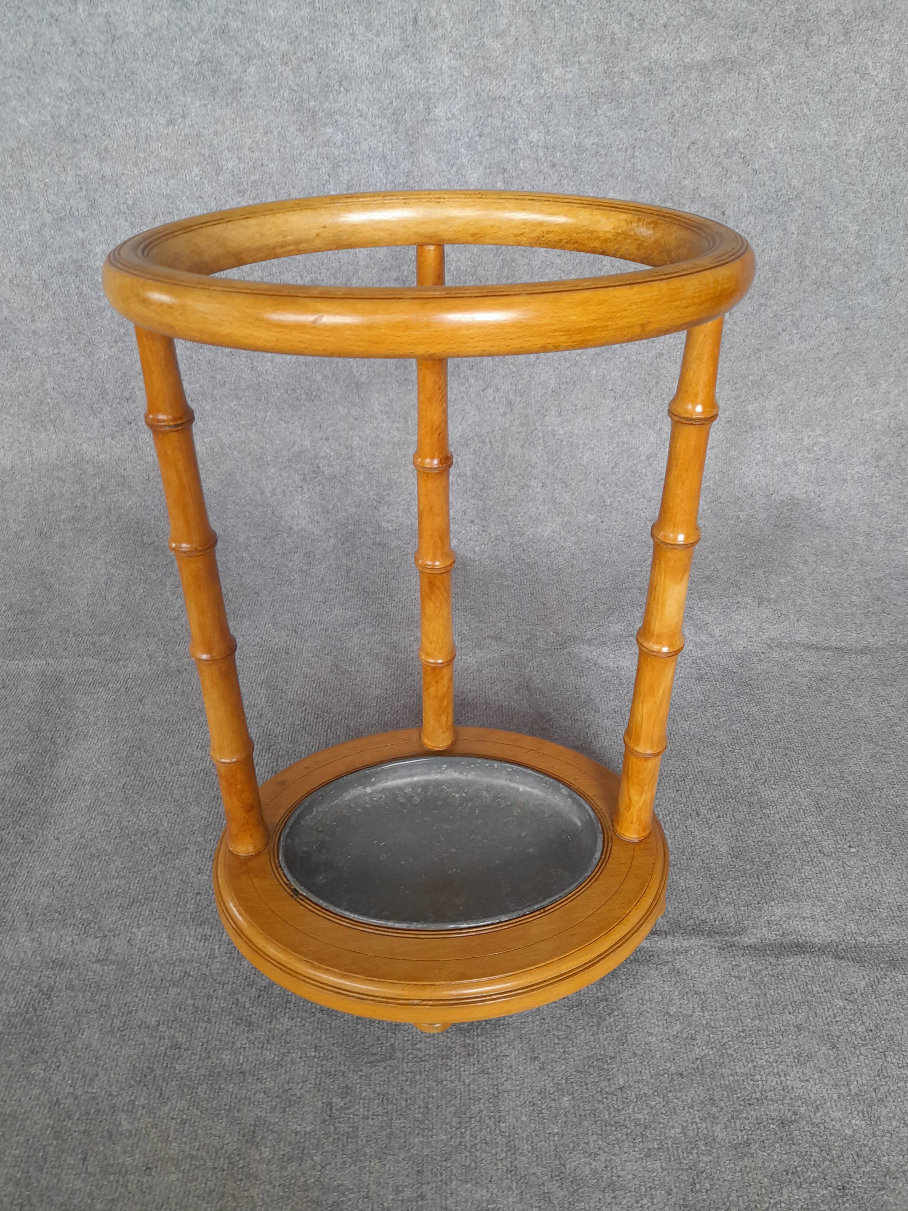 Porte parapluie en bois