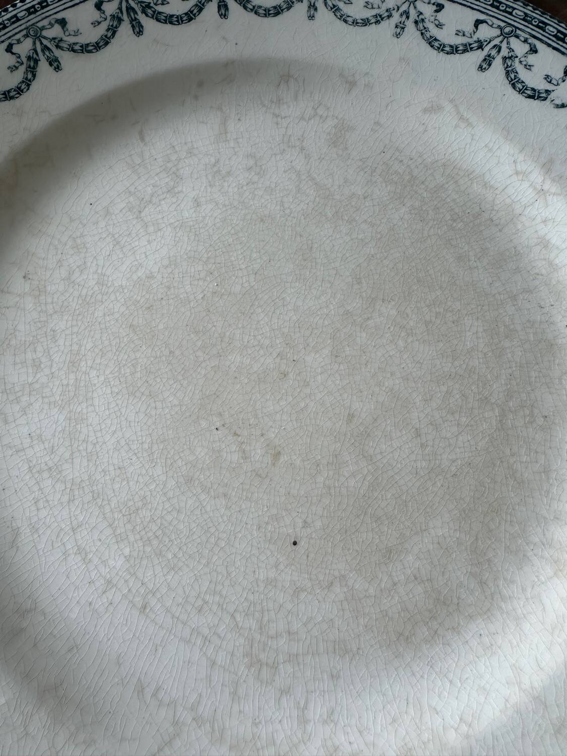 Small round dish on foot