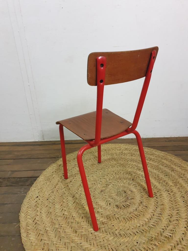 Chaise d'école enfant