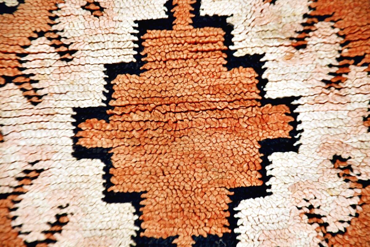 Moroccan Berber rug Zemmour Vintage 250 x 174 cm