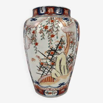 Japon, Imari, vase en porcelaine début XXe