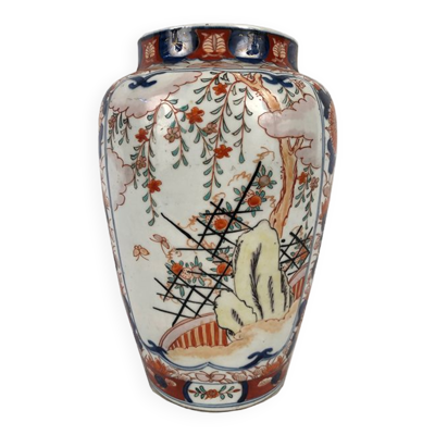 Japon, Imari, vase en porcelaine début XXe